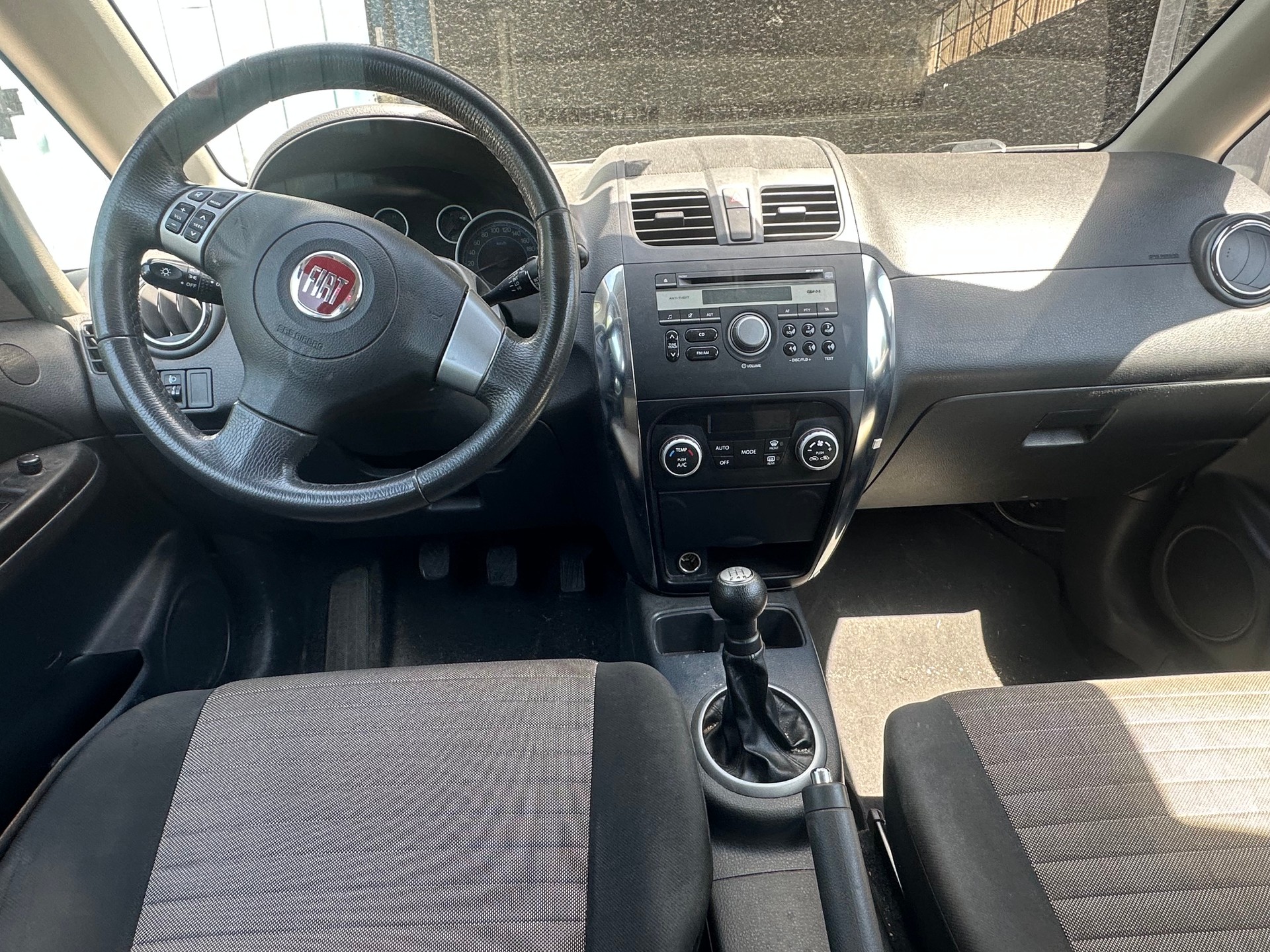 FIAT Sedici 1.6 4WD Emotion-image-10