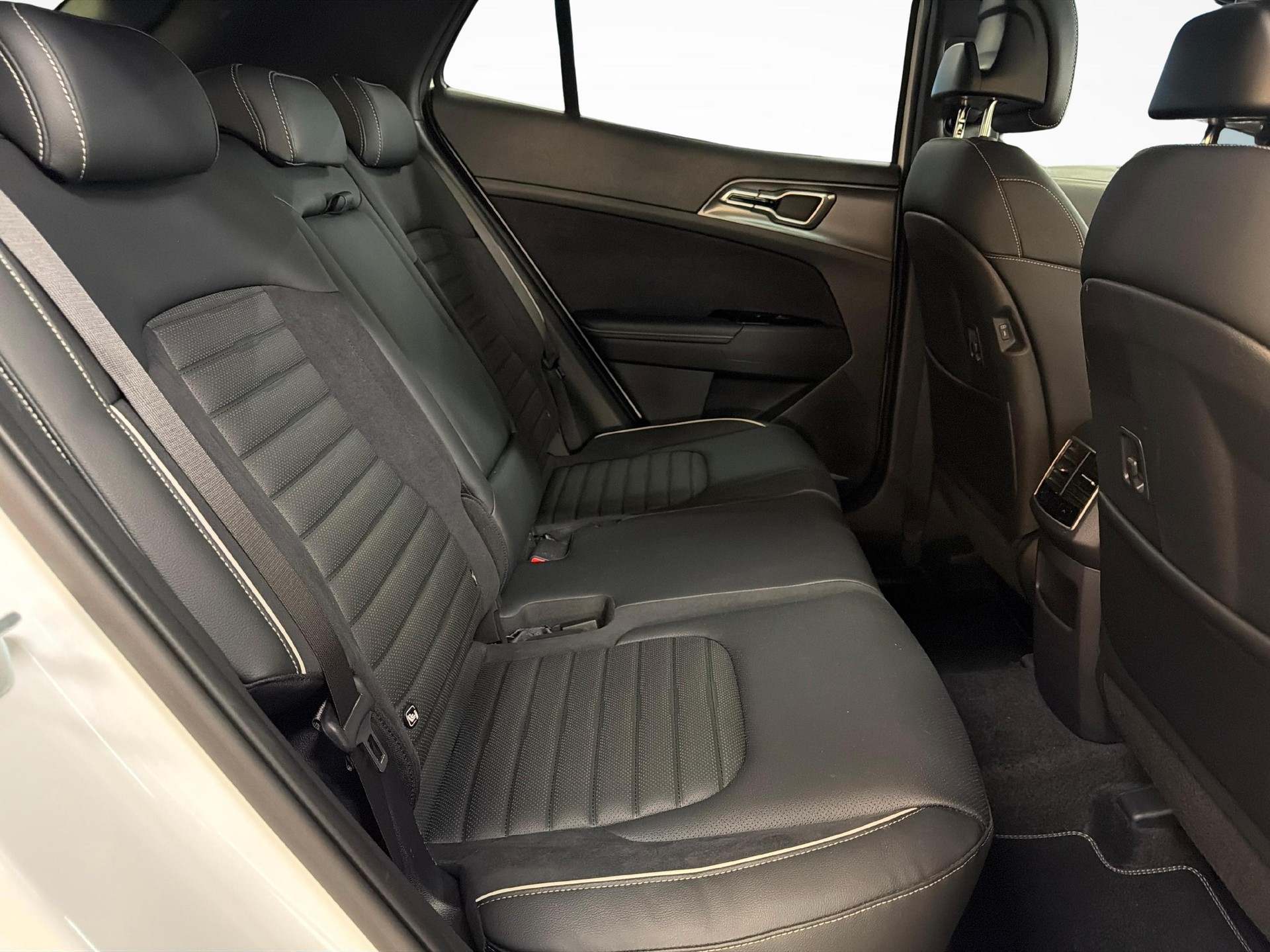 KIA Sportage 1.6 T-GDi GT-Line-image-11
