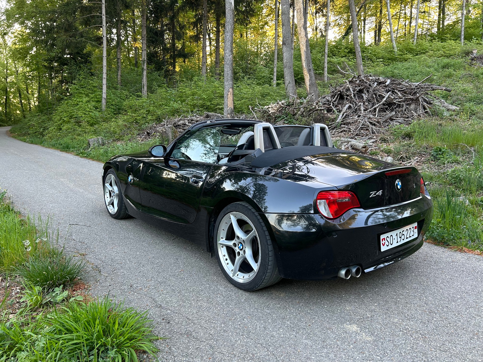 BMW 3.0si-image-2