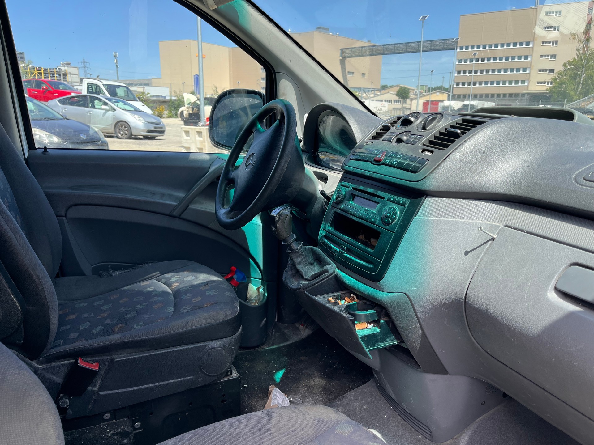 MERCEDES-BENZ Vito 111 CDI-image-2