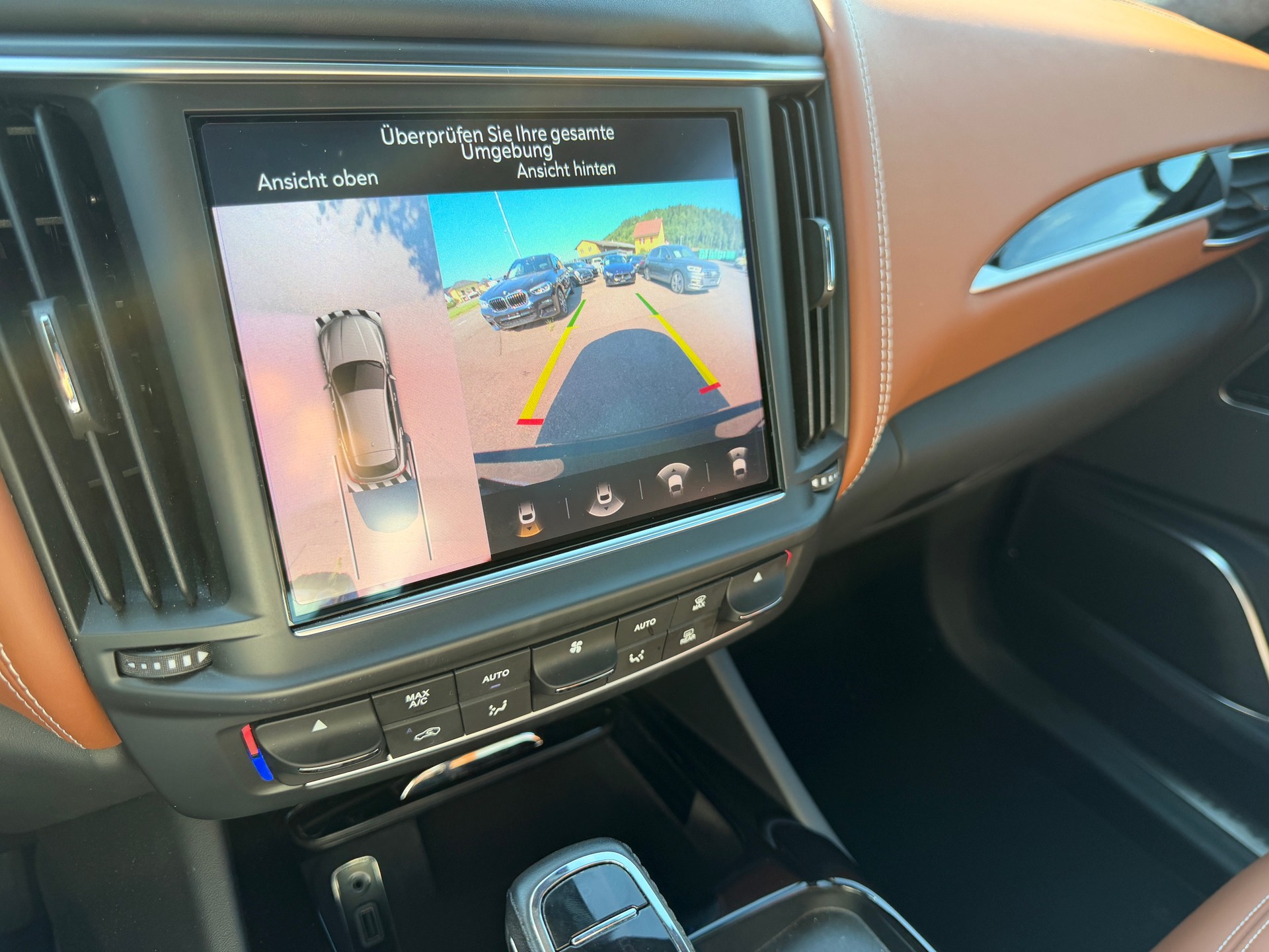 MASERATI Levante S 3.0 V6 GranLusso Automatica-image-10