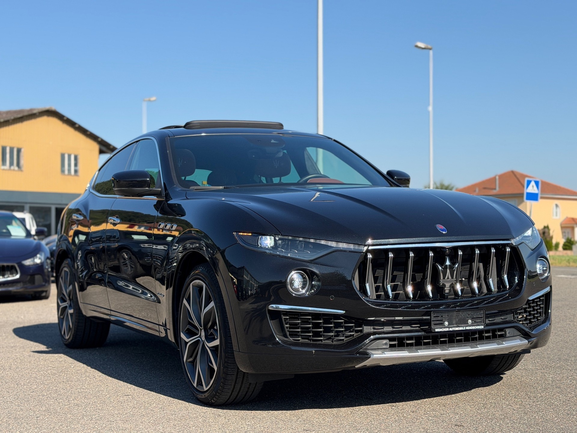 MASERATI Levante S 3.0 V6 GranLusso Automatica-image-2