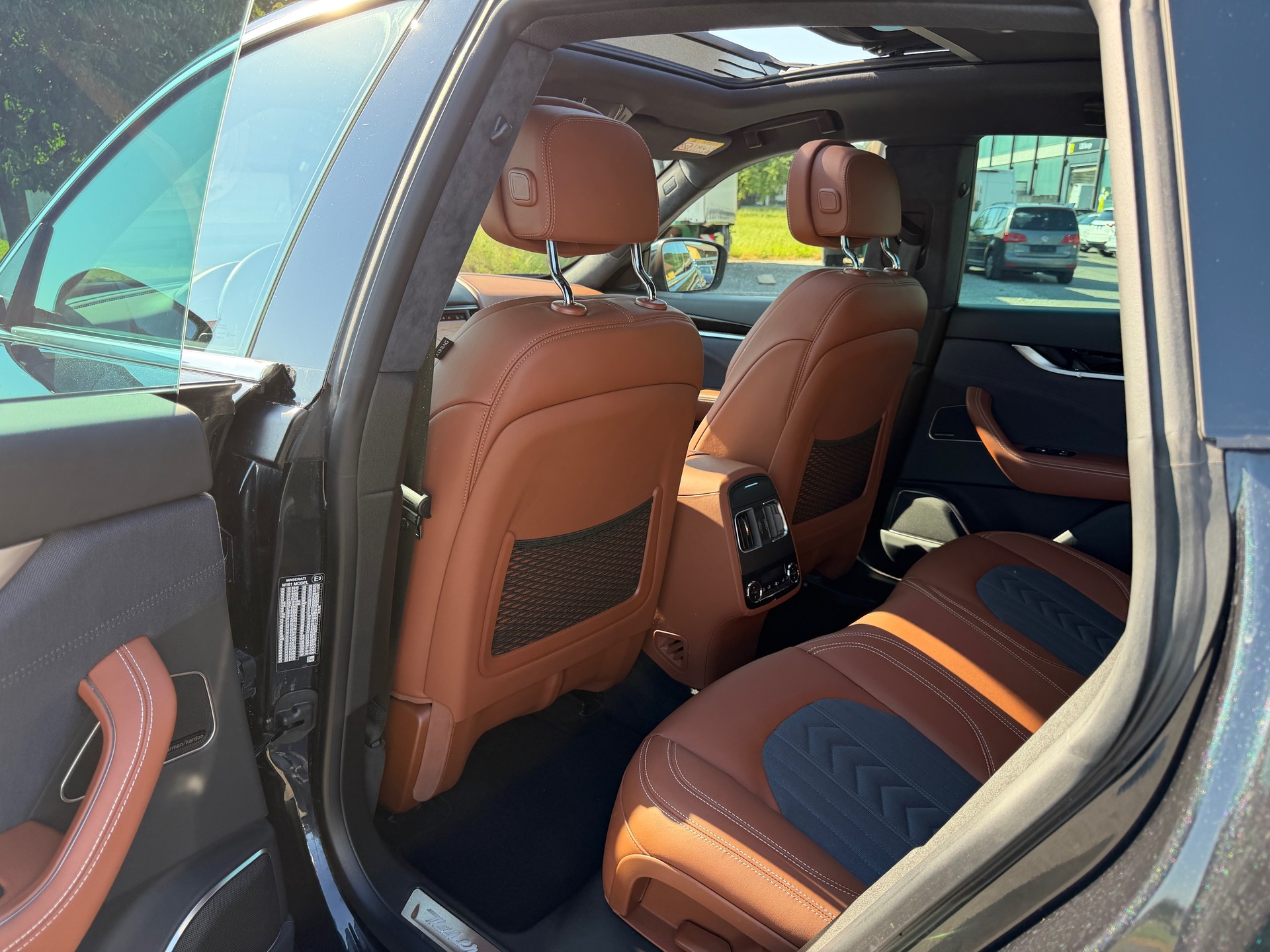 MASERATI Levante S 3.0 V6 GranLusso Automatica-image-8