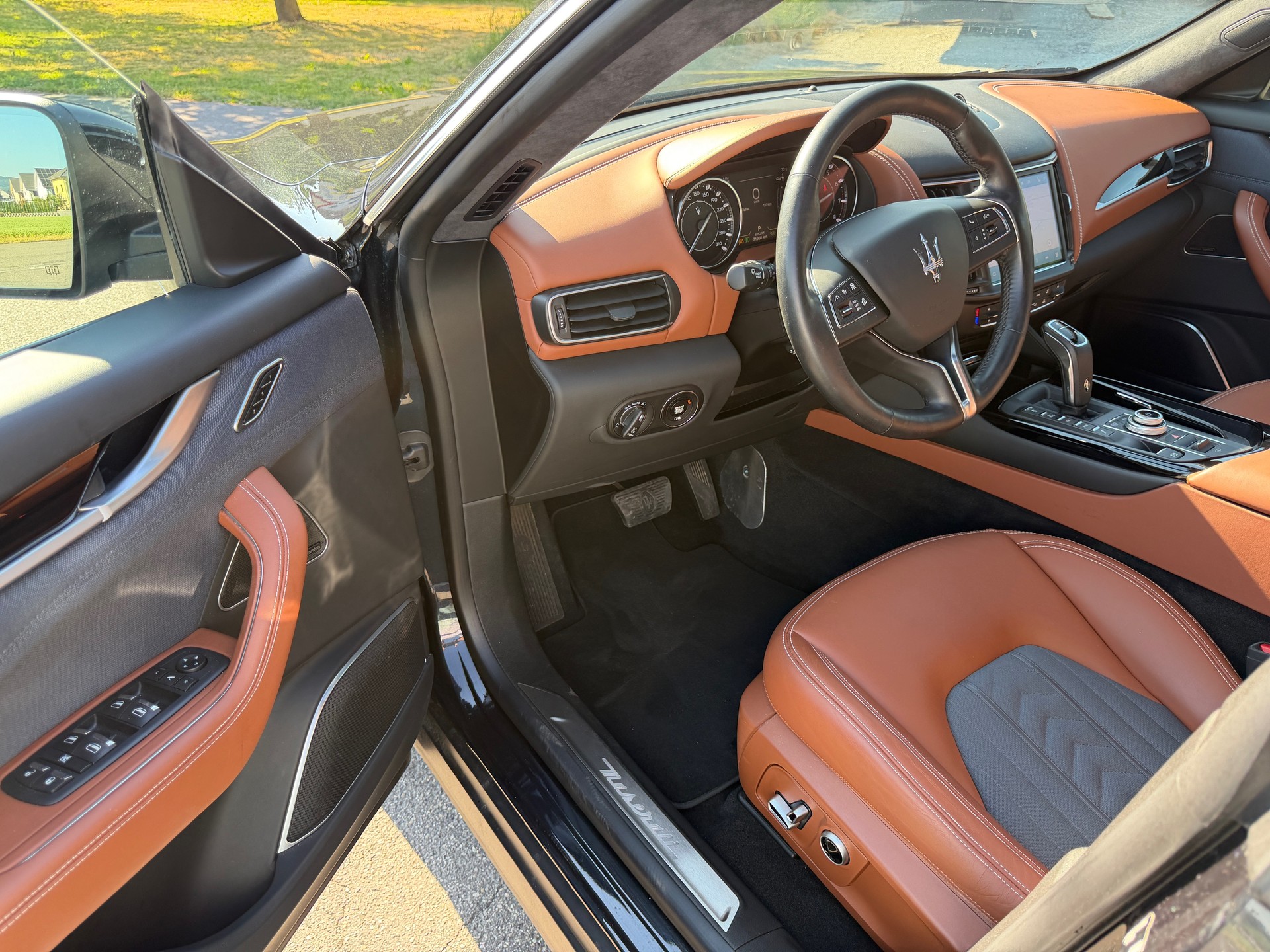 MASERATI Levante S 3.0 V6 GranLusso Automatica-image-7