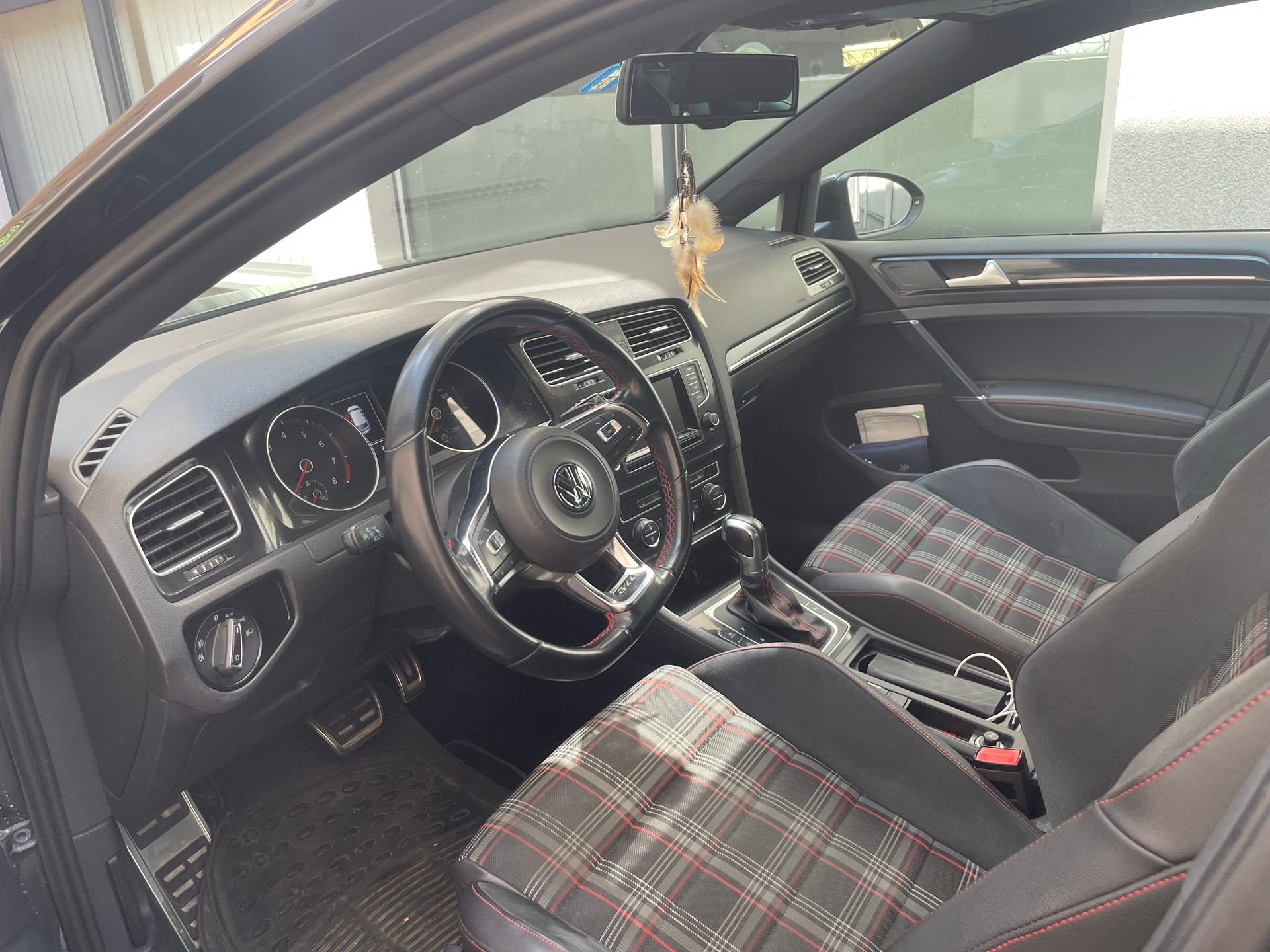 VW 2.0 TSI GTI DSG-image-2