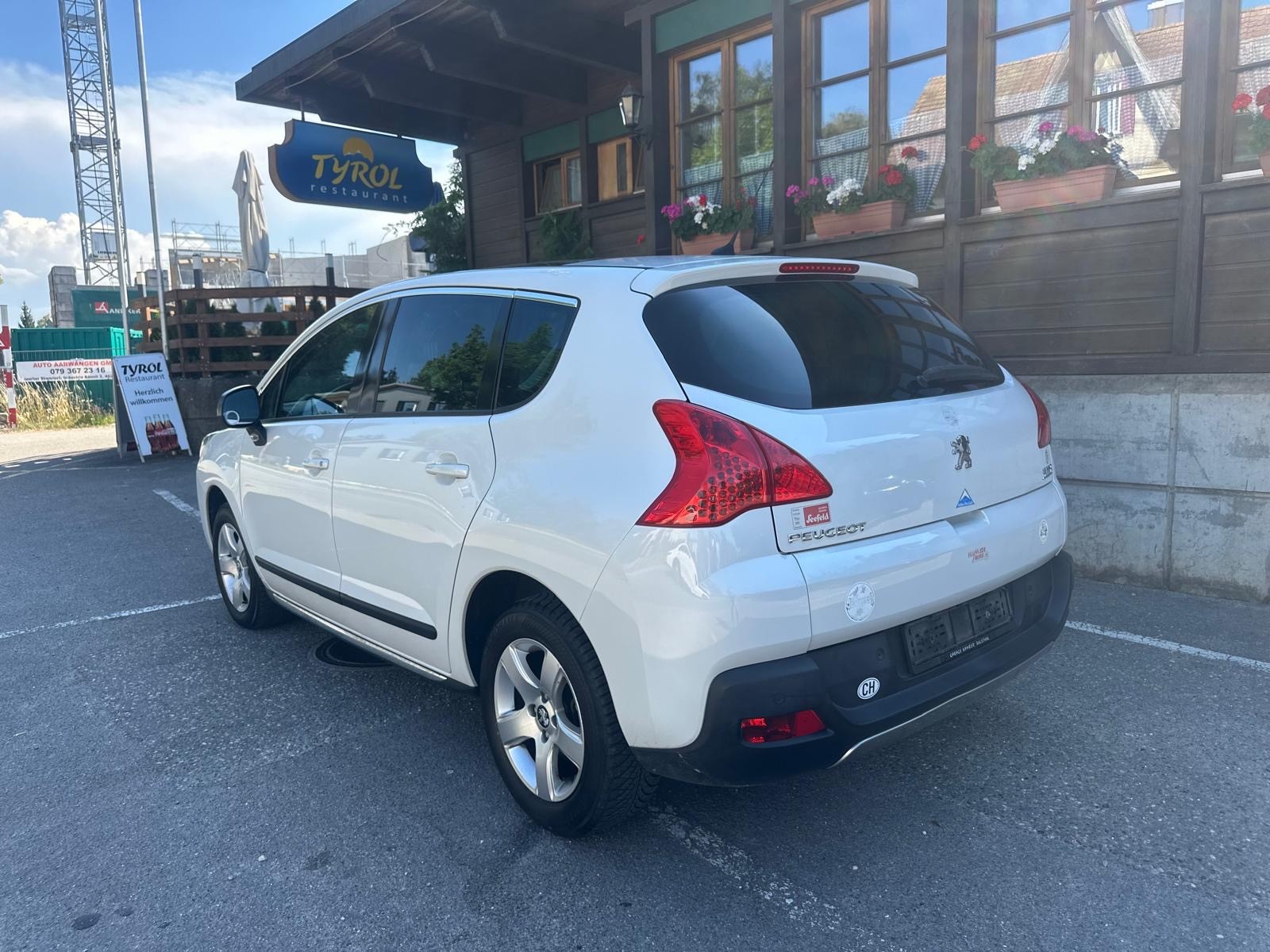 PEUGEOT 3008 1.6 16V T Platinum Tiptronic-image-2