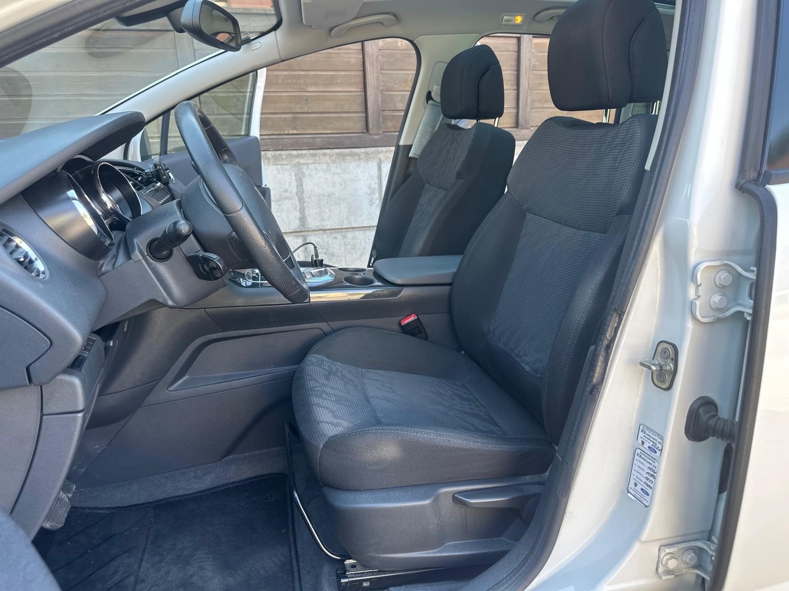 PEUGEOT 3008 1.6 16V T Platinum Tiptronic-image-9