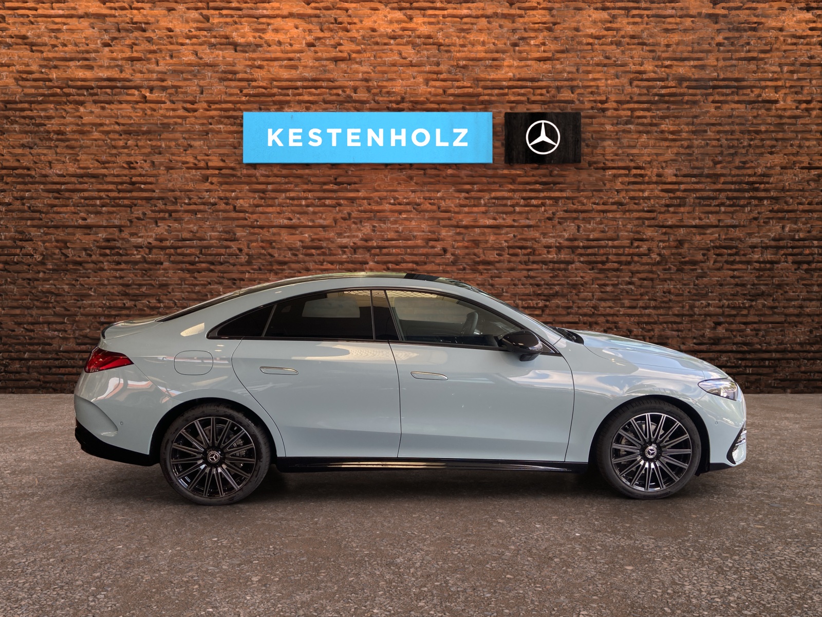 MERCEDES-BENZ CLA 350 4 Matic 85 kWh EQ-image-3
