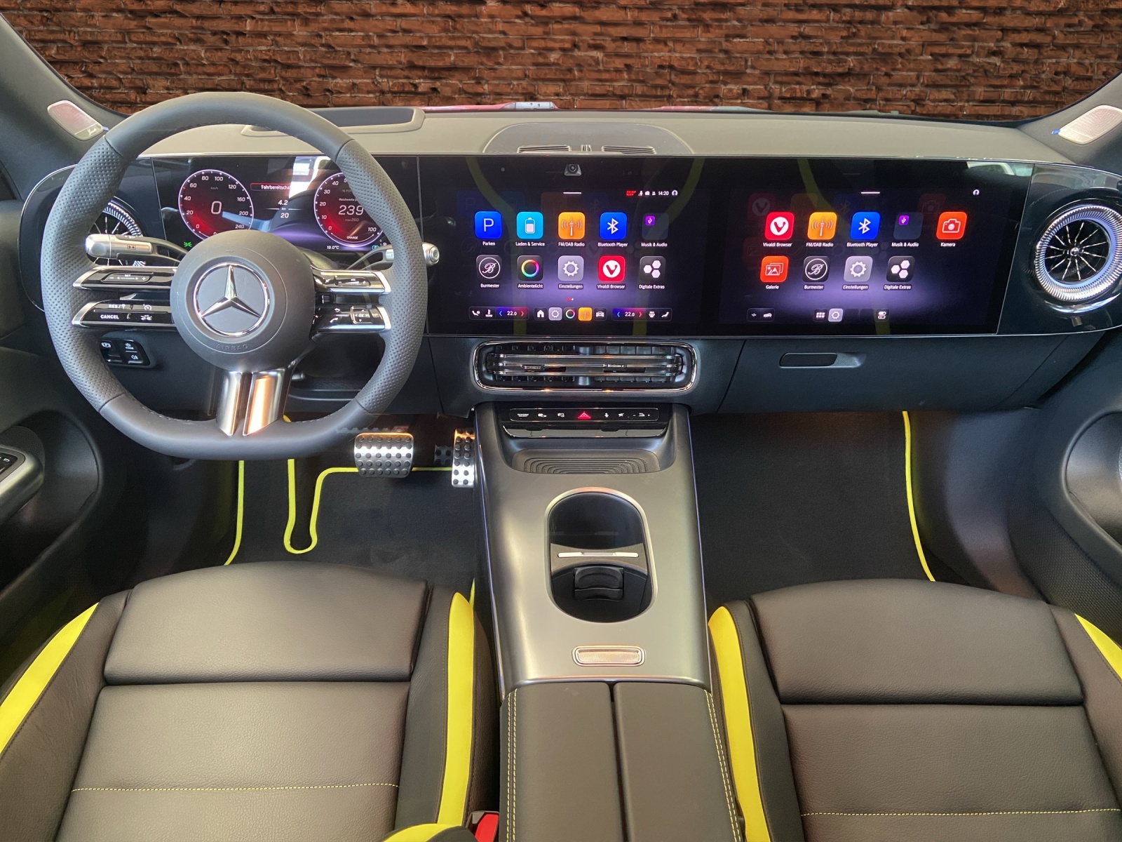 MERCEDES-BENZ CLA 350 4 Matic 85 kWh EQ-image-10