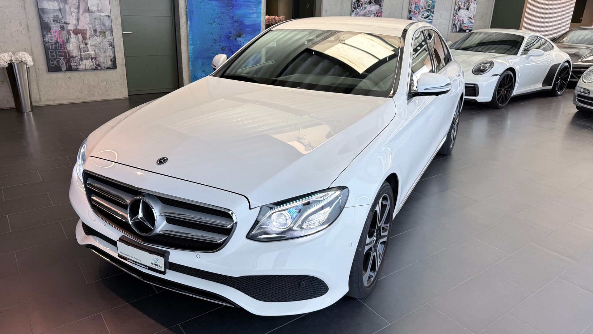 MERCEDES-BENZ E 200 Avantgarde 4matic-image-6