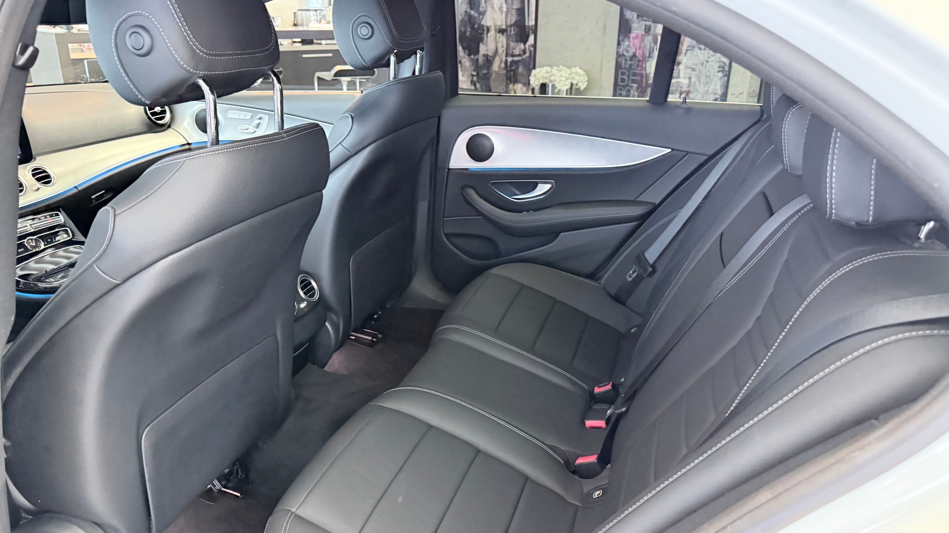 MERCEDES-BENZ E 200 Avantgarde 4matic-image-8