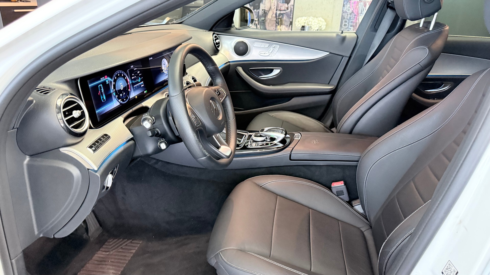 MERCEDES-BENZ E 200 Avantgarde 4matic-image-10