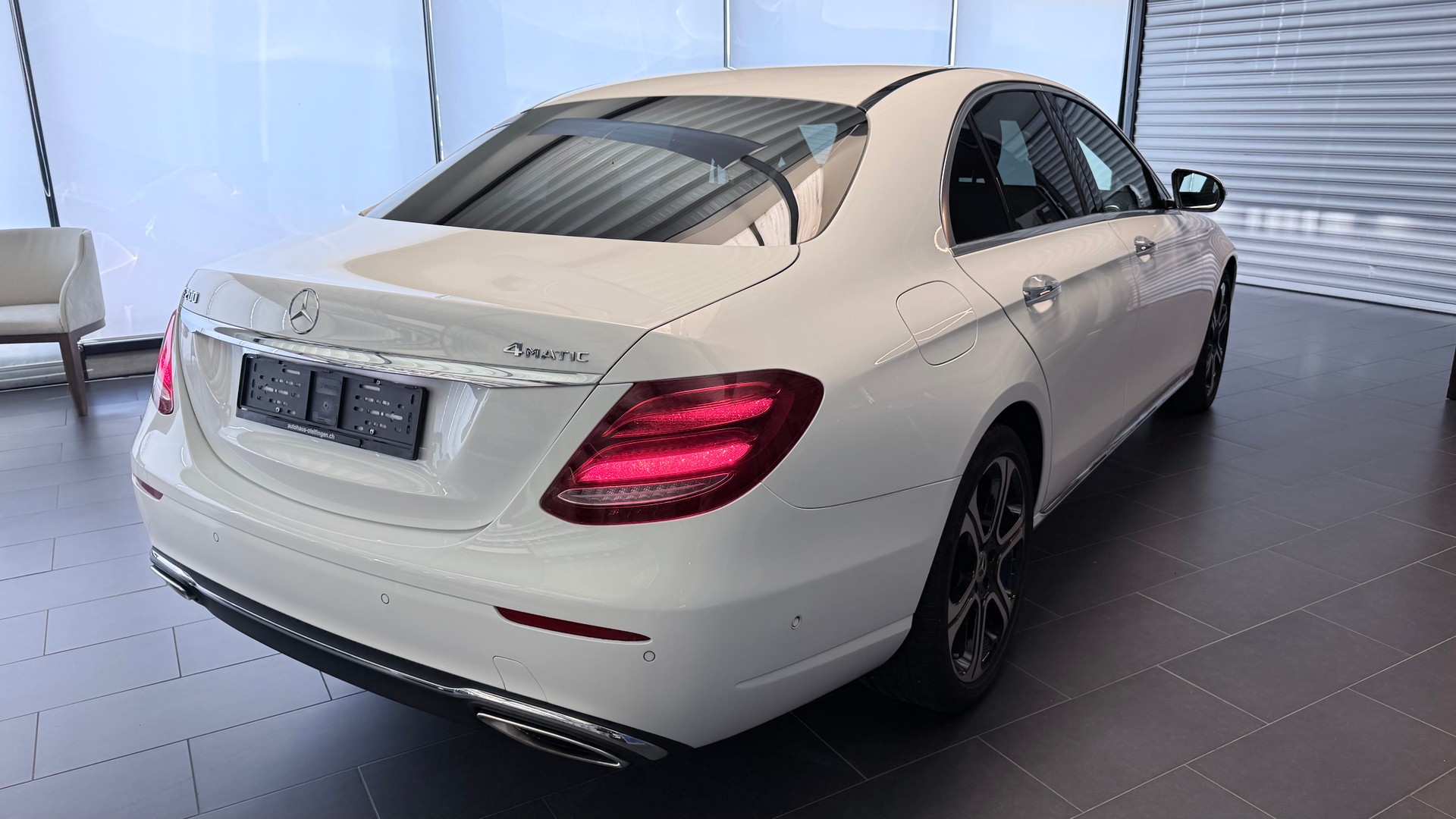 MERCEDES-BENZ E 200 Avantgarde 4matic-image-19