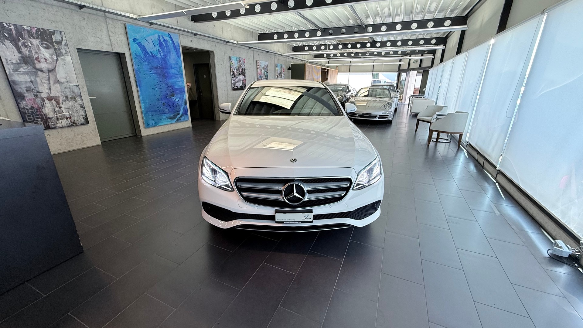 MERCEDES-BENZ E 200 Avantgarde 4matic-image-4