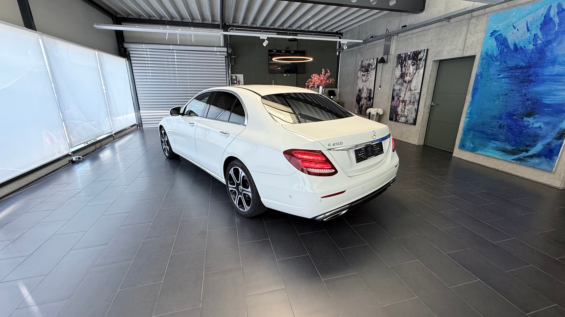 MERCEDES-BENZ E 200 Avantgarde 4matic-image-16