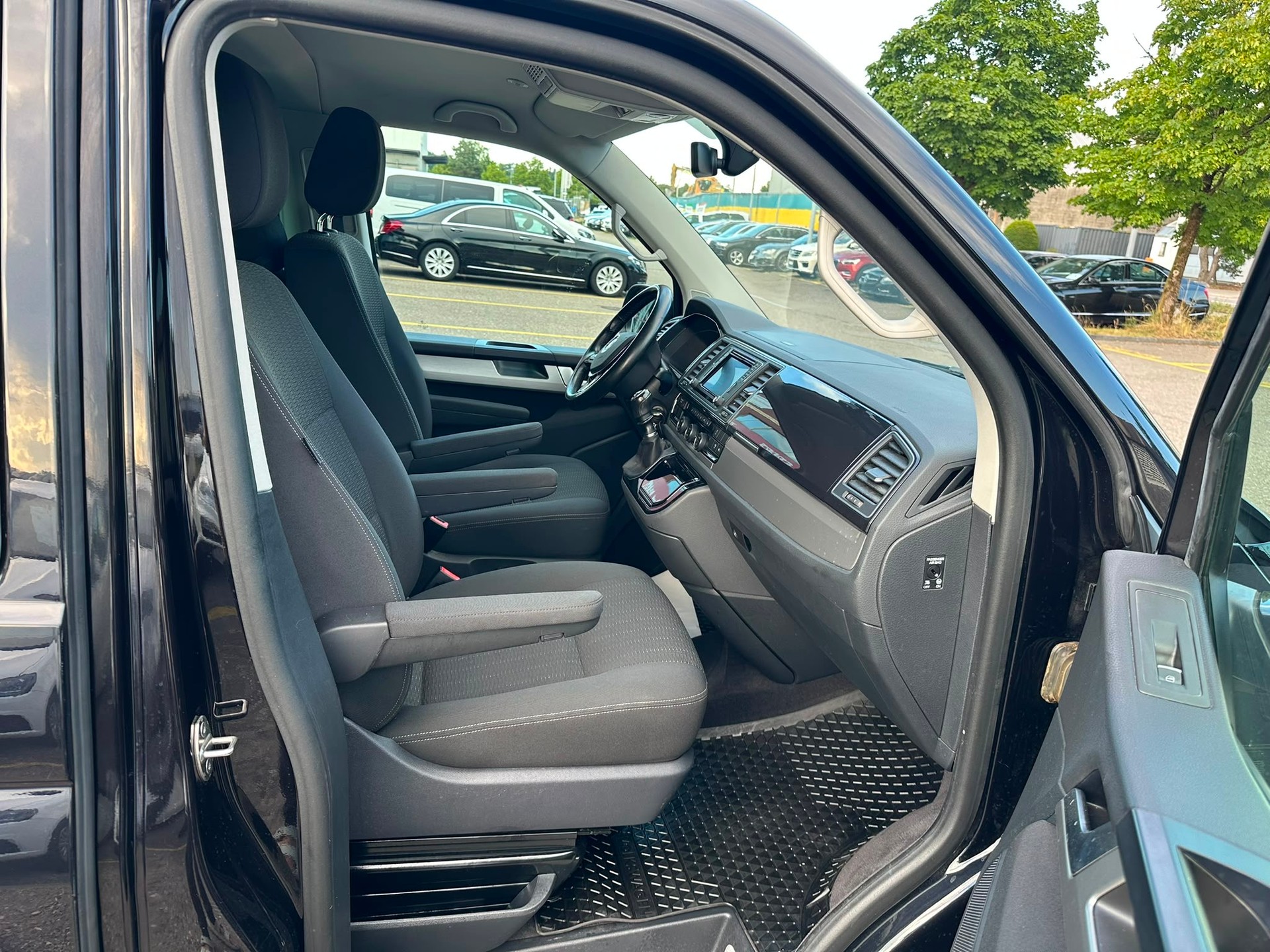 VW T6 Multivan 2.0 Bi-TDI Comfortline 4Motion-image-10