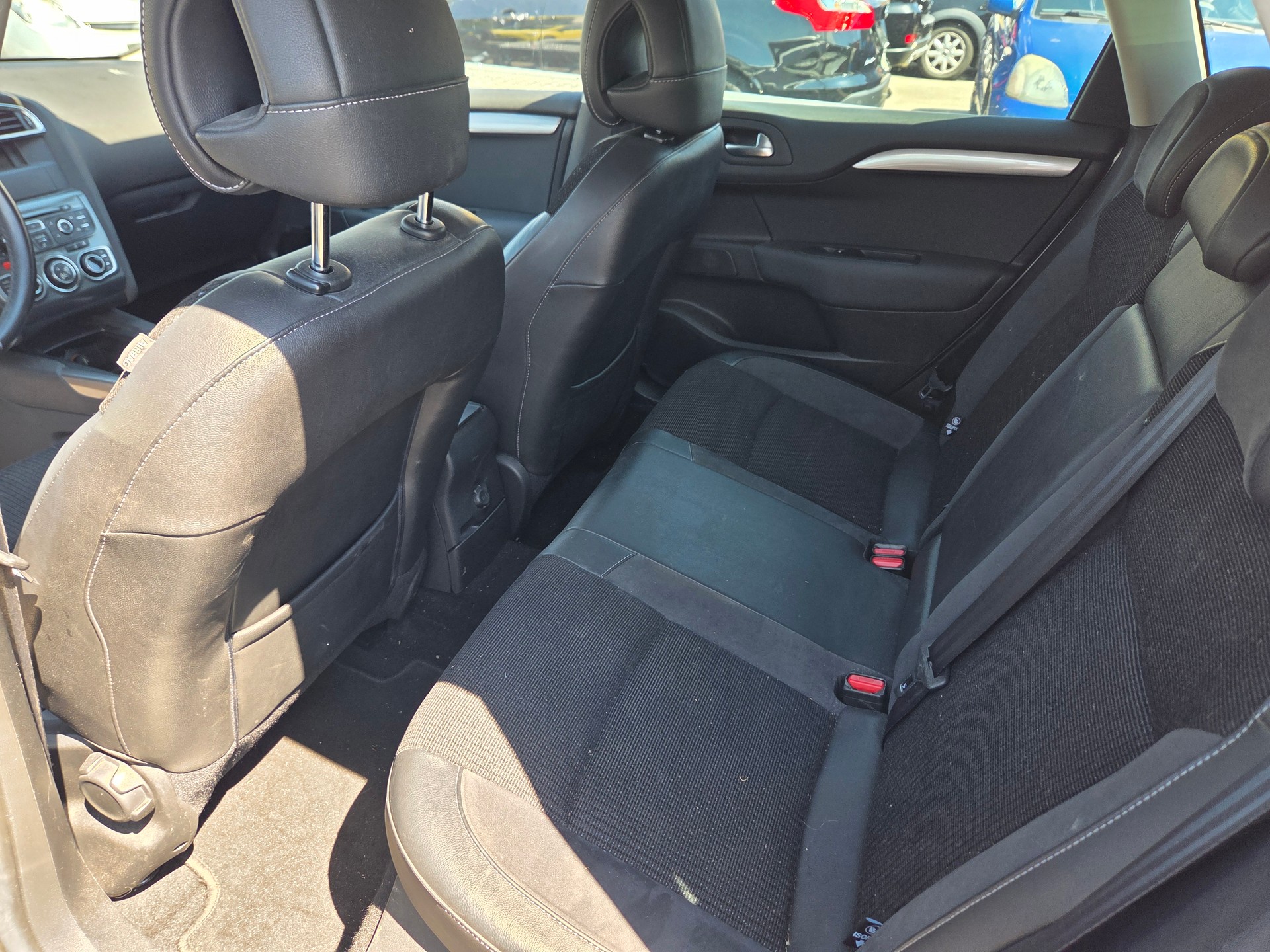 CITROEN C4 Berline 1.6 THP Exclusive EGS6-image-6