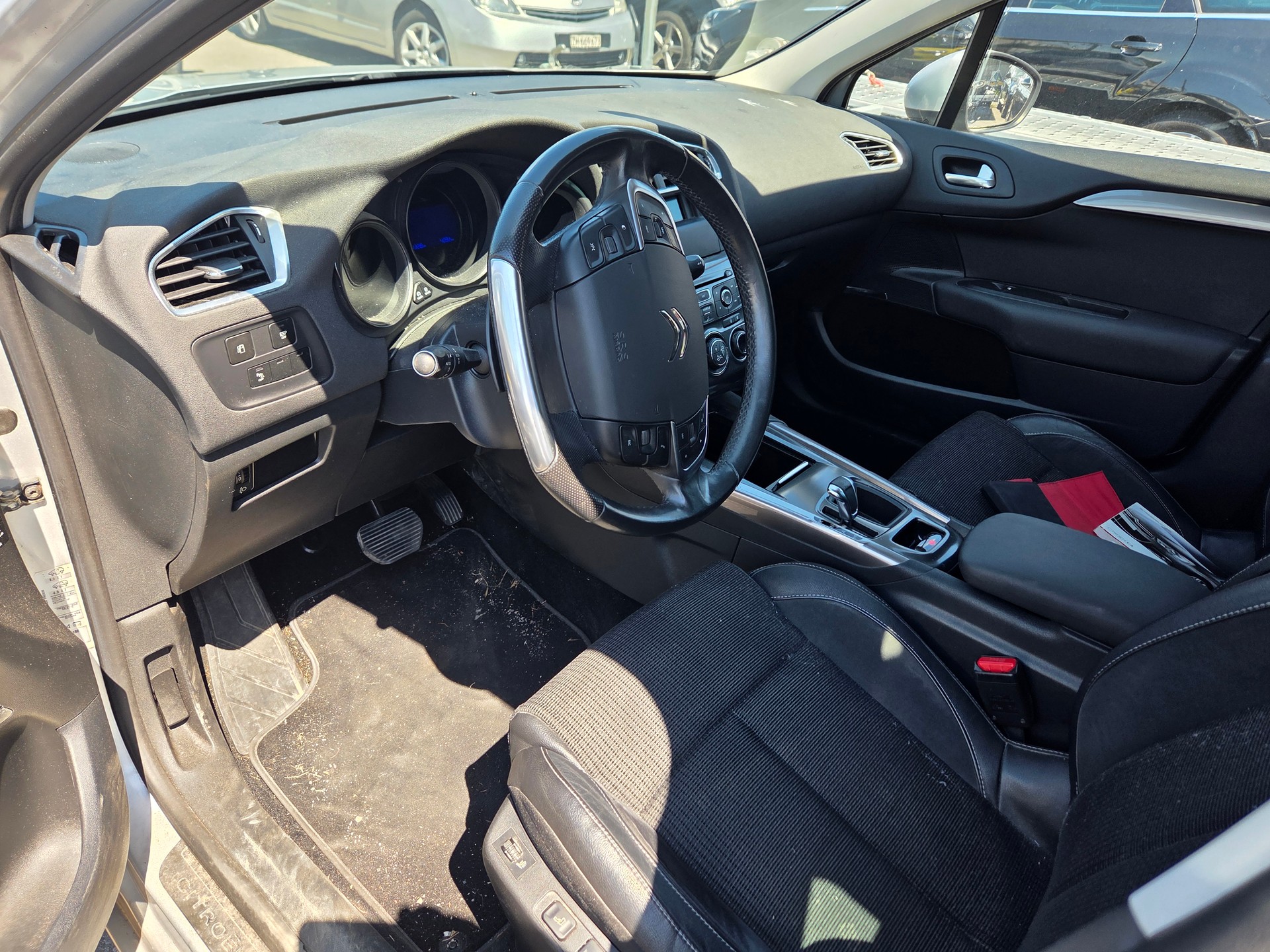 CITROEN C4 Berline 1.6 THP Exclusive EGS6-image-4