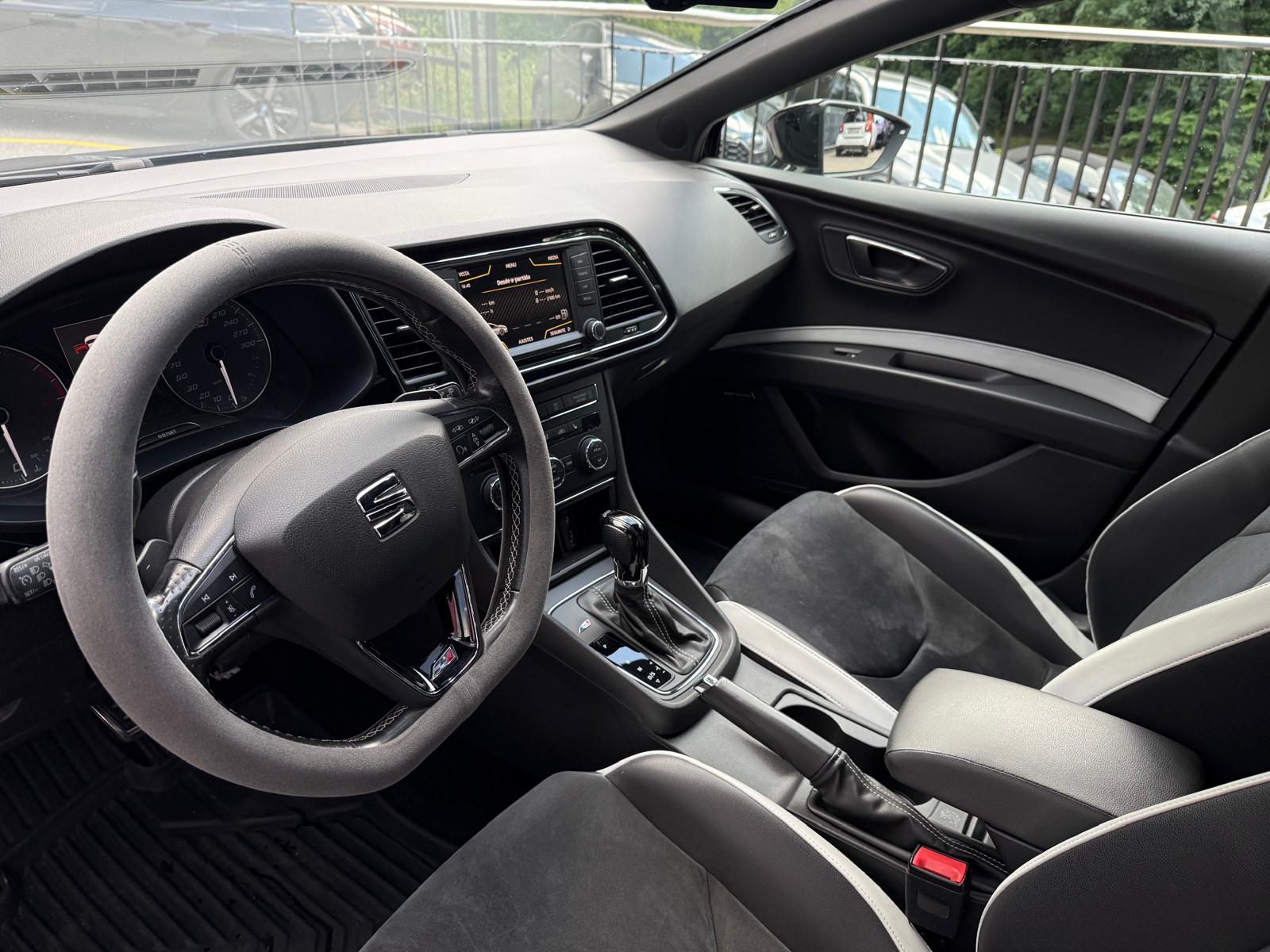 SEAT Leon ST 2.0 TSI Cupra 280 DSG-image-8