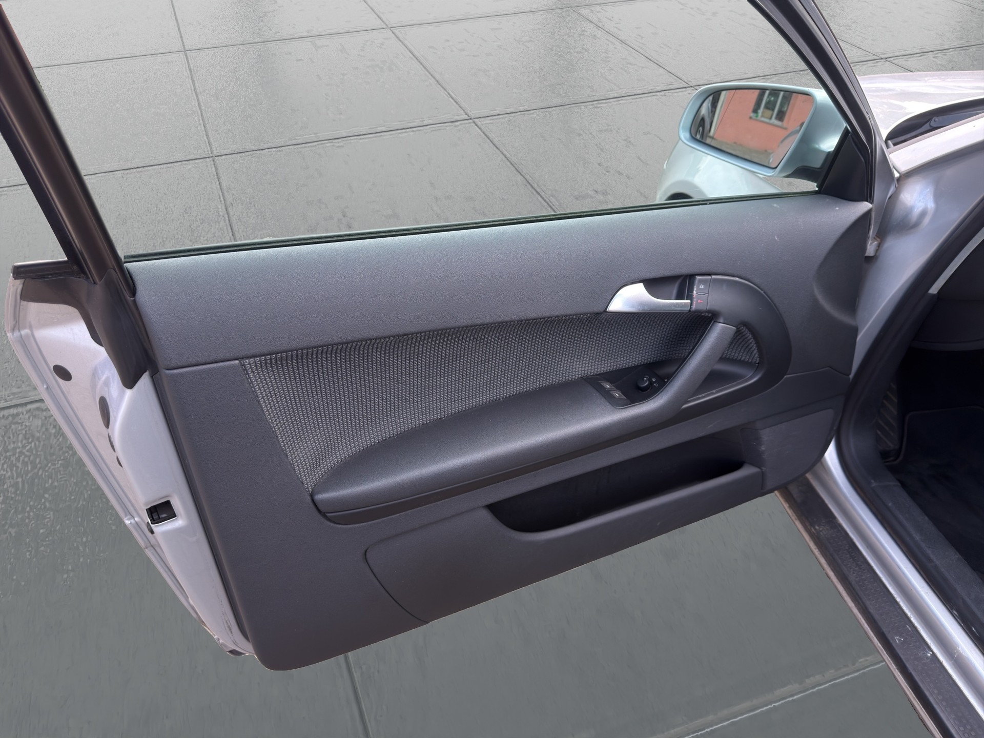 AUDI A3 1.6 Ambiente-image-11