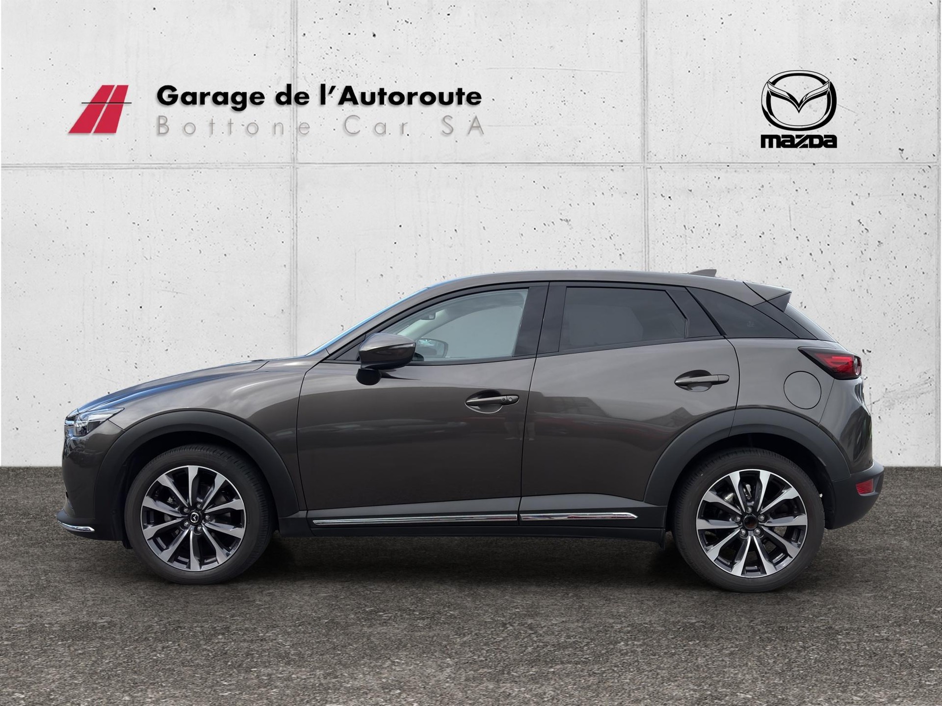 MAZDA CX-3 2.0 Revolution-showroom-element-1