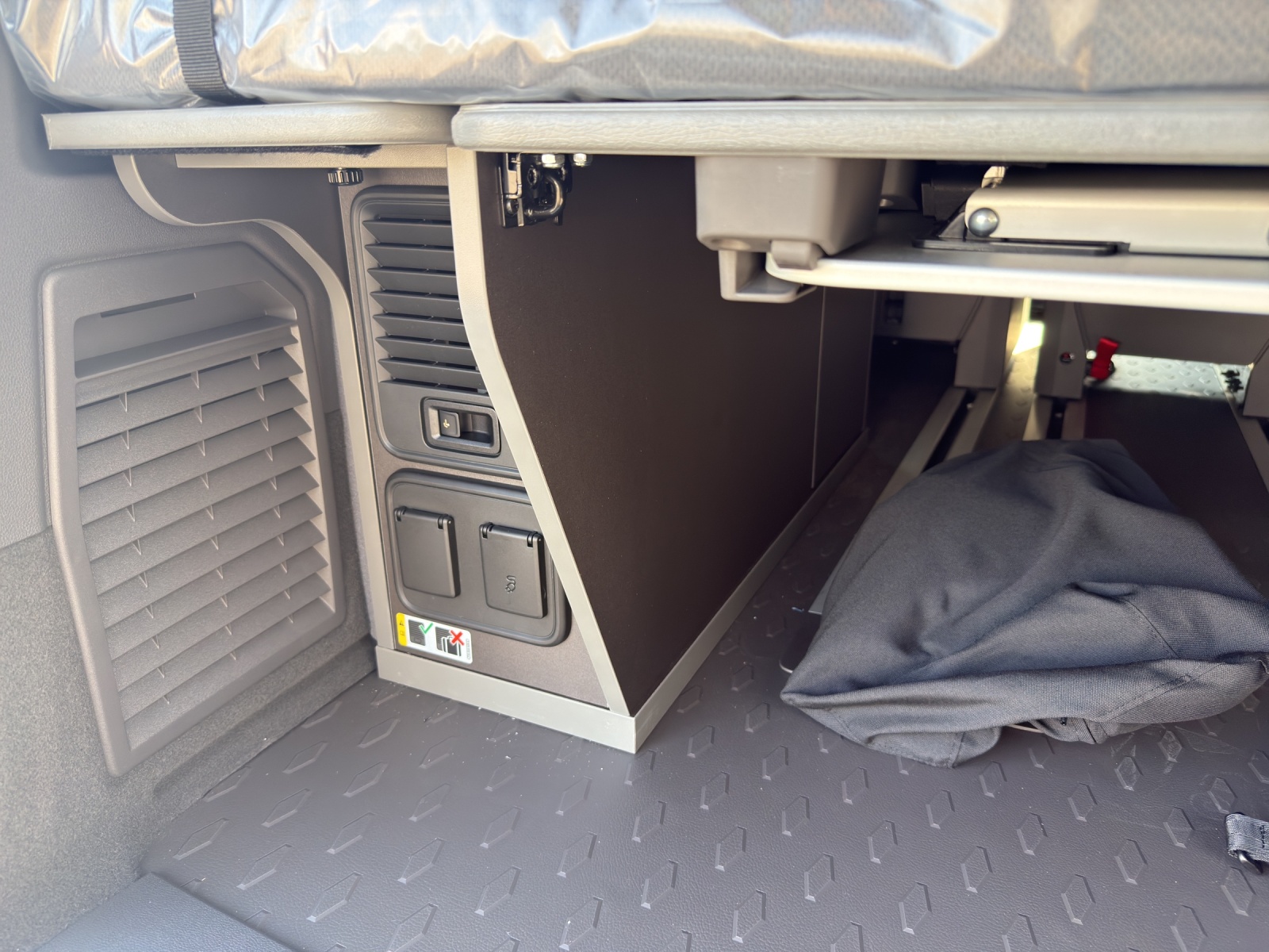 VW California 2.0 TDI Beach Tour-image-14