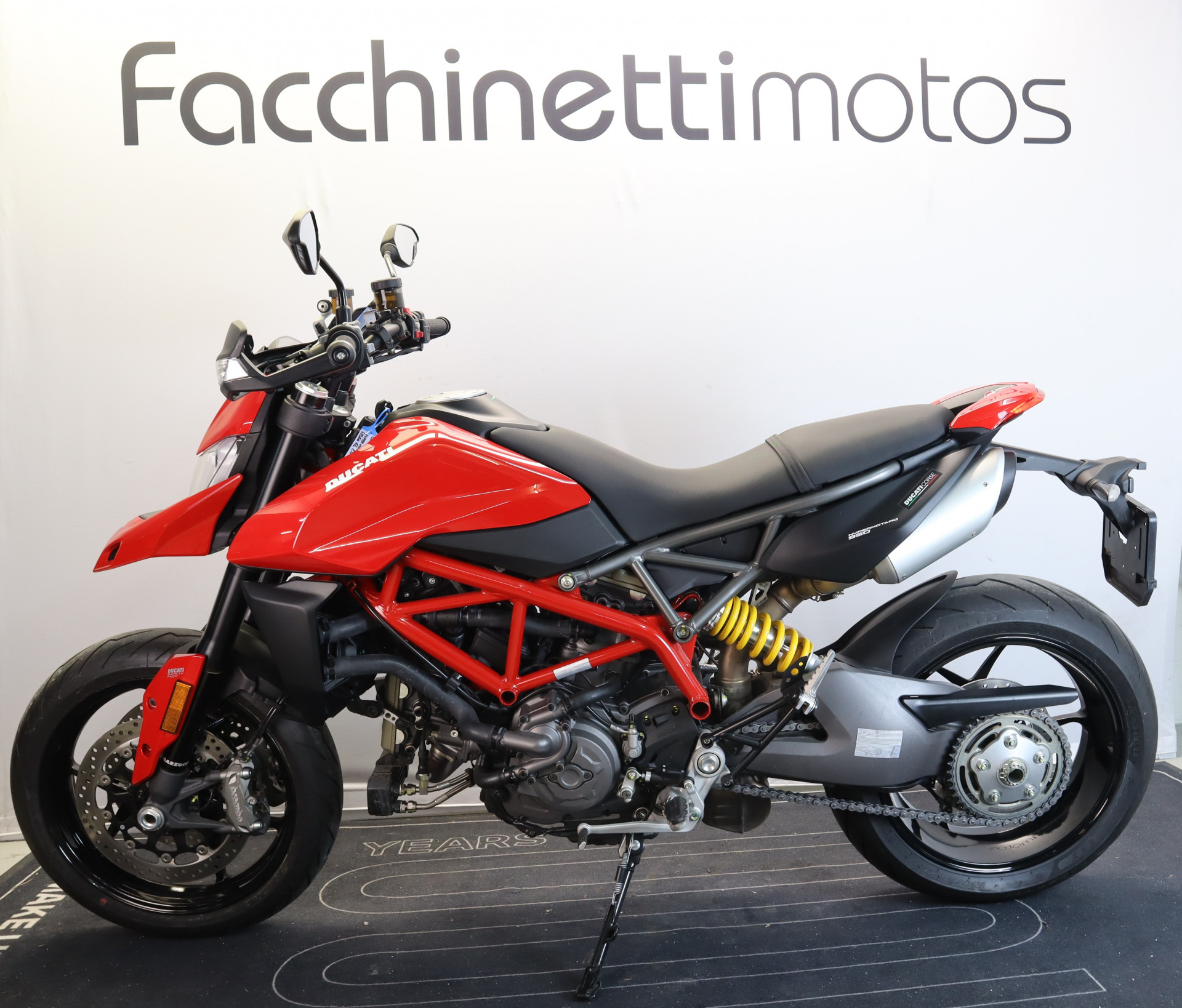 DUCATI Hypermotard 950-showroom-element-1