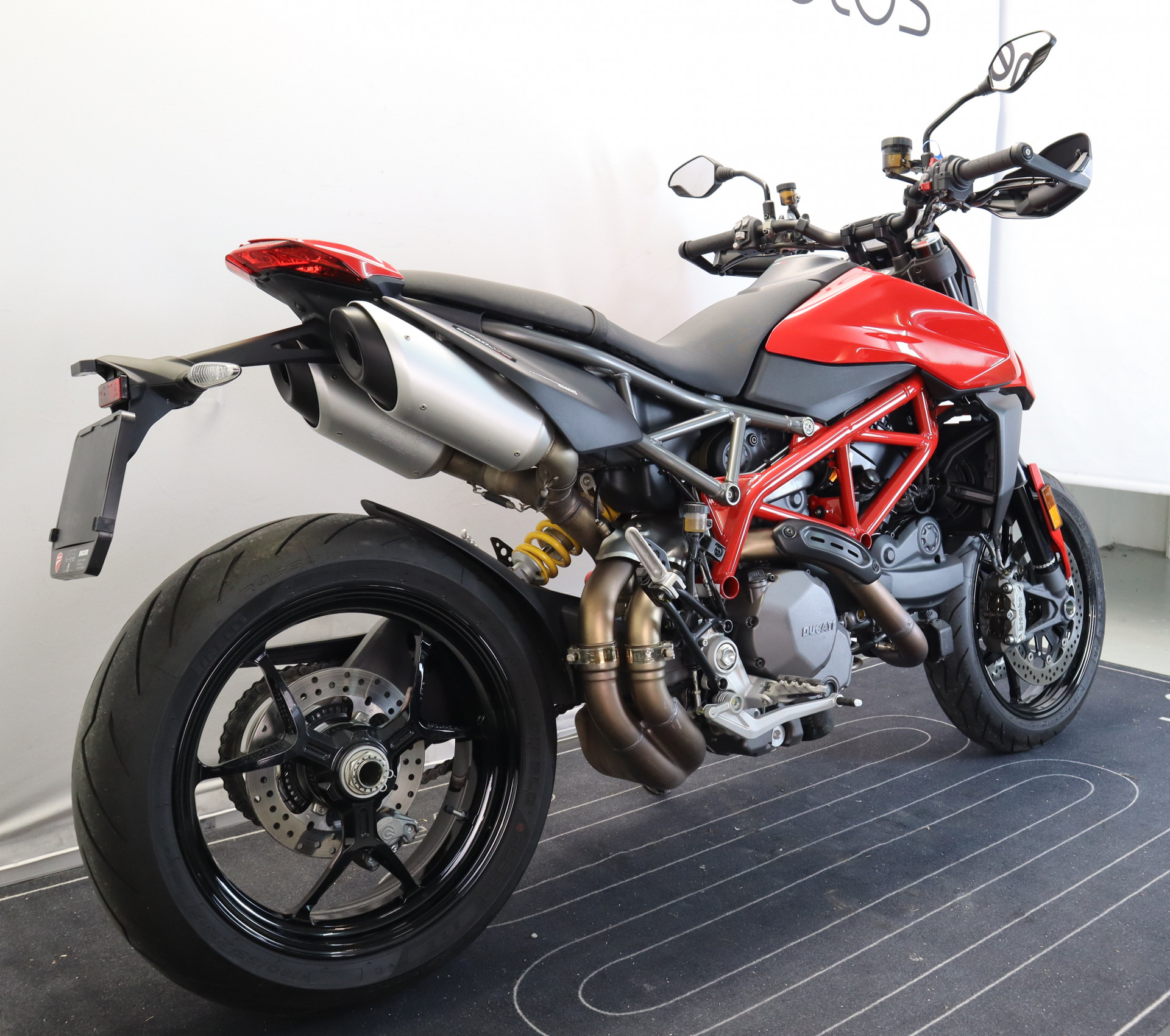 DUCATI Hypermotard 950-showroom-element-2