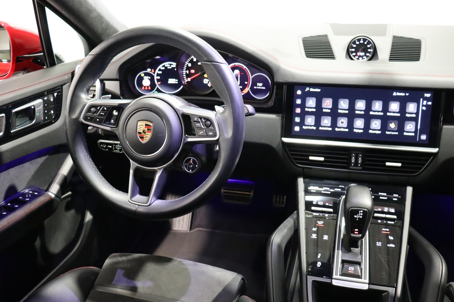 PORSCHE Cayenne Coupé 4.0 V8 GTS-image-9