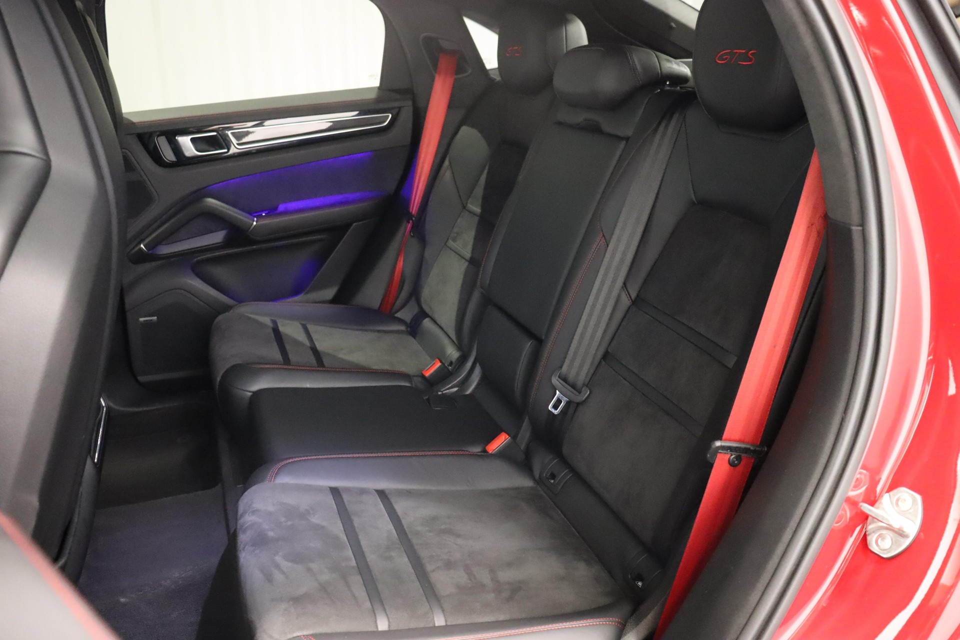 PORSCHE Cayenne Coupé 4.0 V8 GTS-image-11