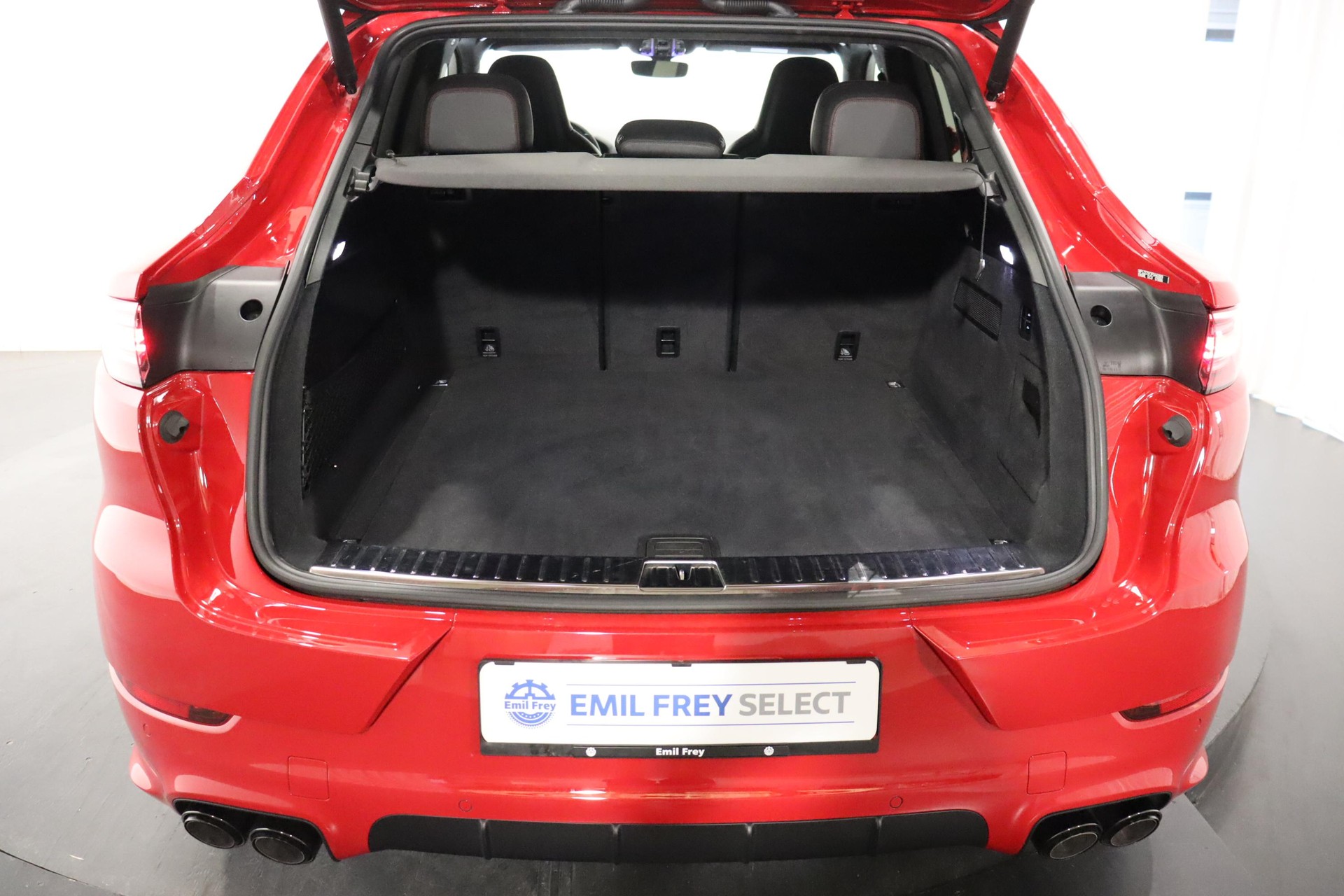 PORSCHE Cayenne Coupé 4.0 V8 GTS-image-4