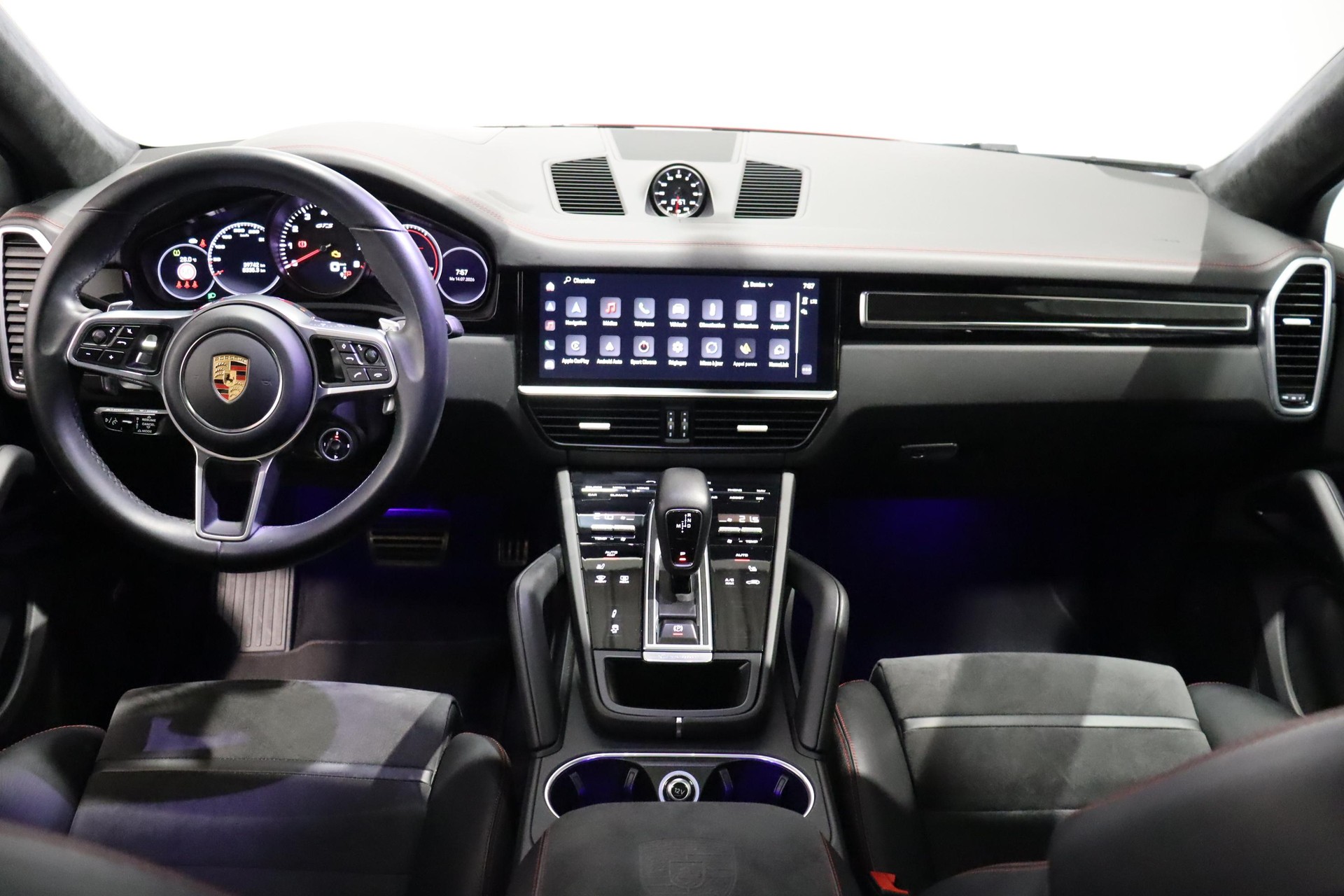 PORSCHE Cayenne Coupé 4.0 V8 GTS-image-8