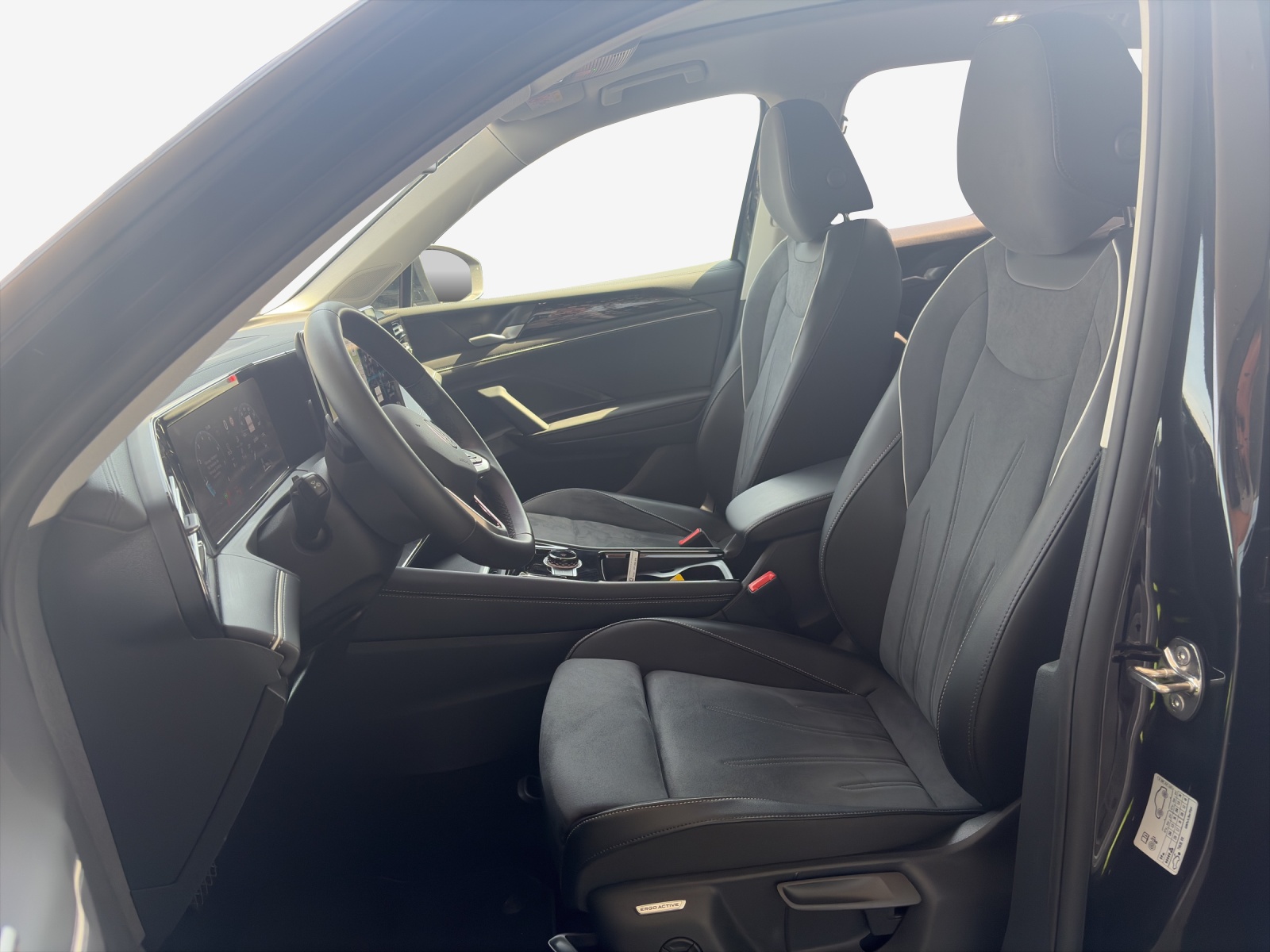 VW Tiguan 2.0 TSI DSG Elegance 4Motion-image-7