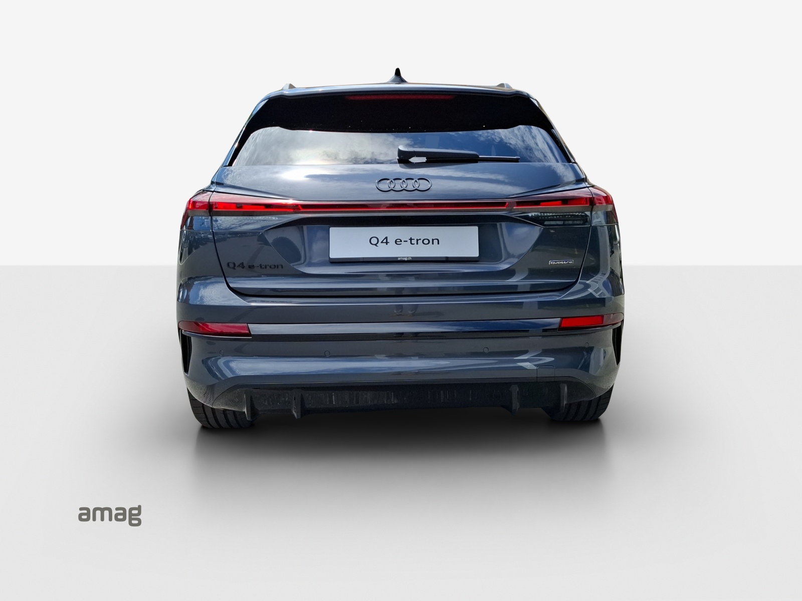 AUDI Q4 e-tron SUV quattro performance-showroom-element-3