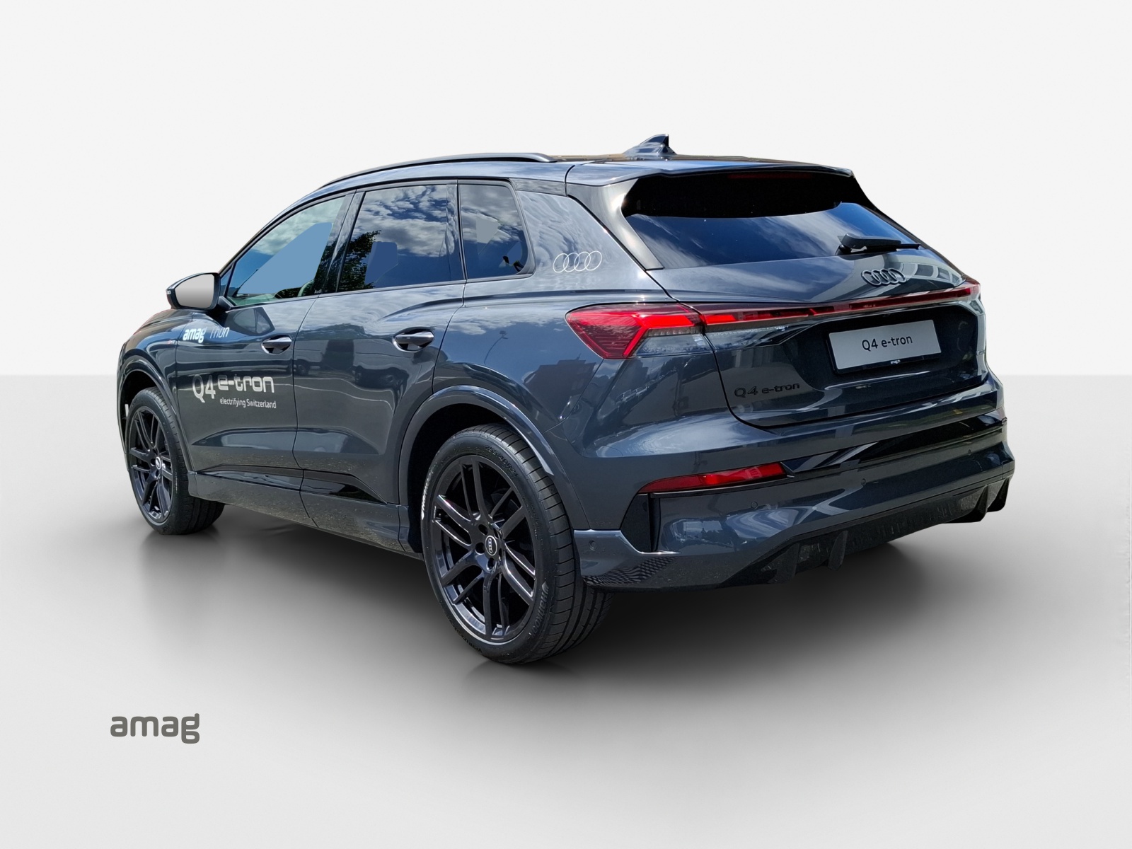 AUDI Q4 e-tron SUV quattro performance-showroom-element-2