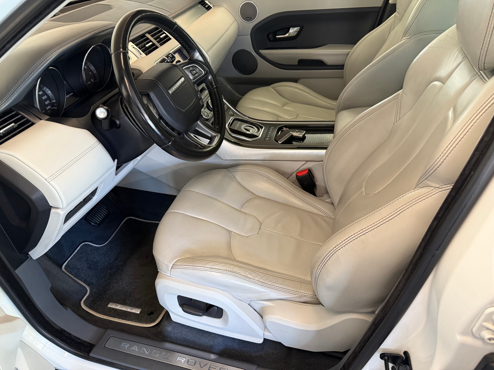 LAND ROVER Range Rover Evoque 2.0 Si4 Dynamic AT6-image-9