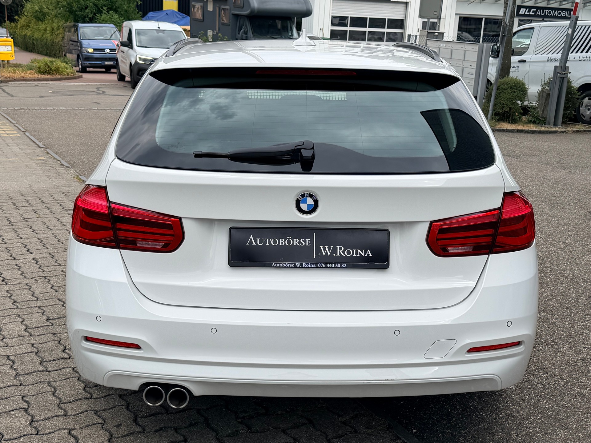 BMW 320d xDrive Touring Steptronic-image-2