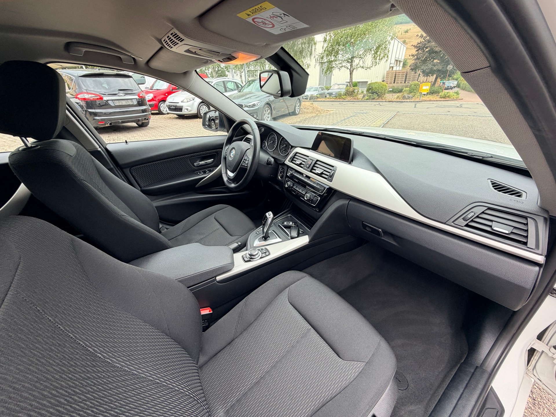 BMW 320d xDrive Touring Steptronic-image-7