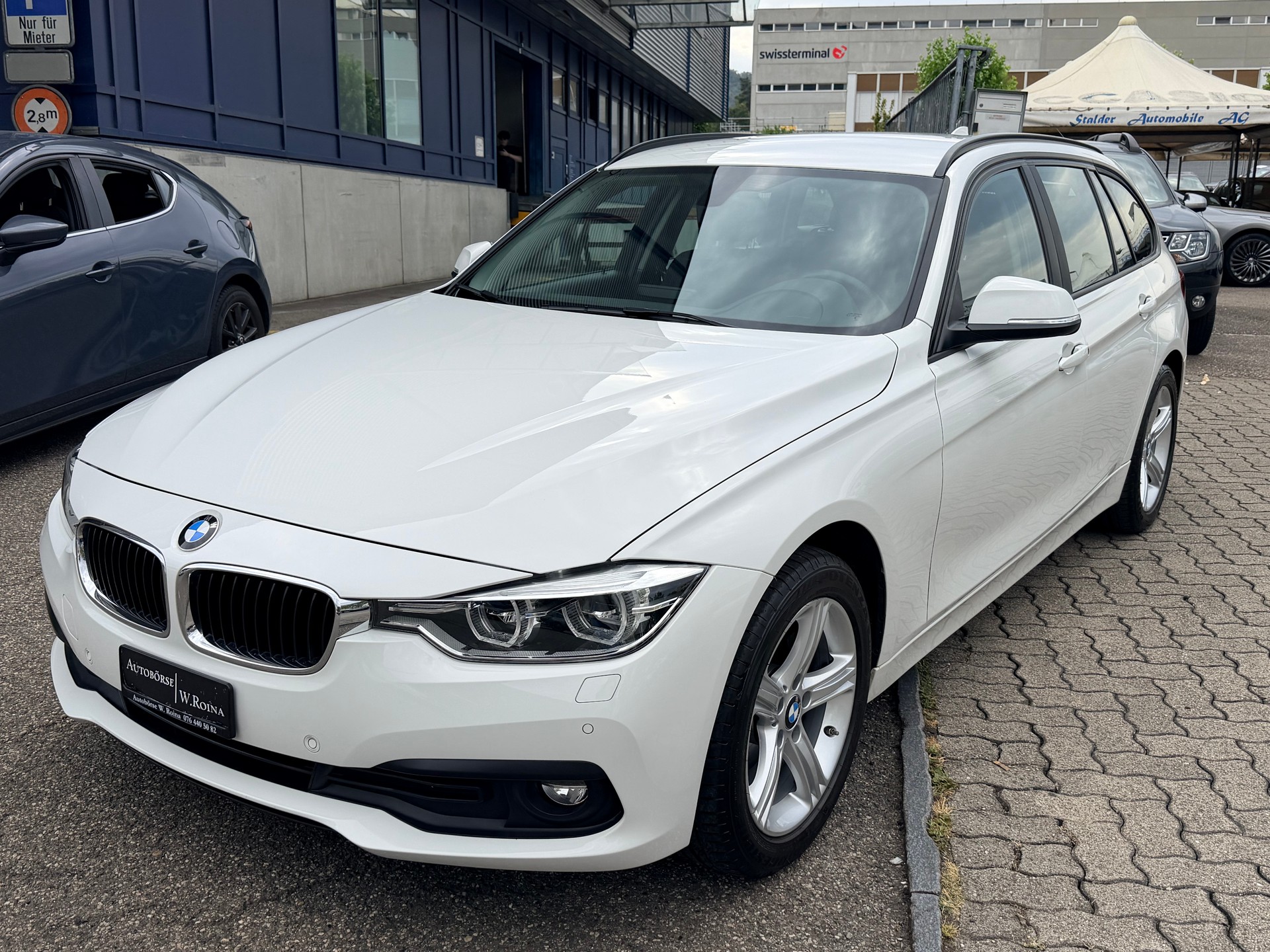 BMW 320d xDrive Touring Steptronic-image-4
