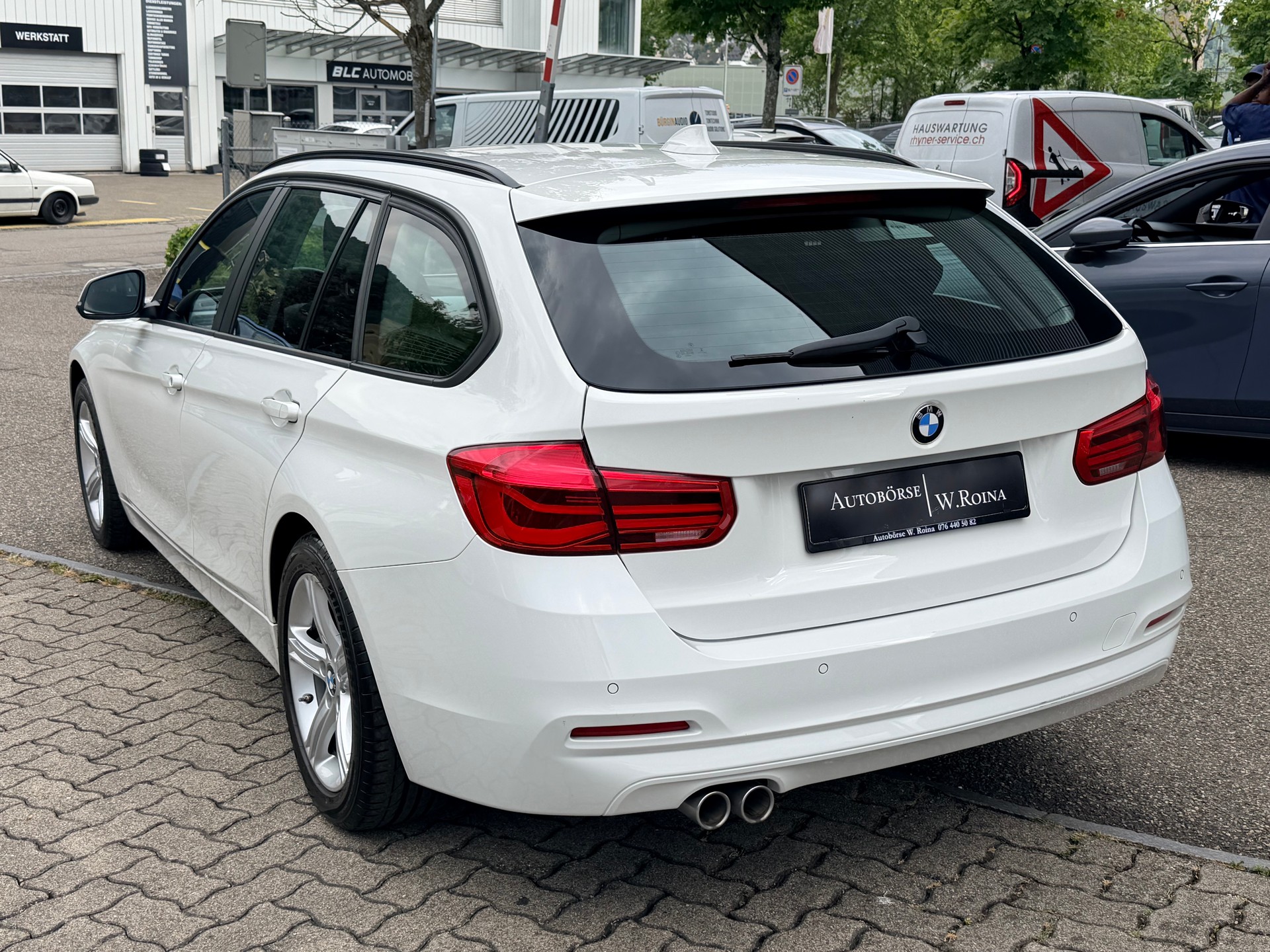 BMW 320d xDrive Touring Steptronic-image-3