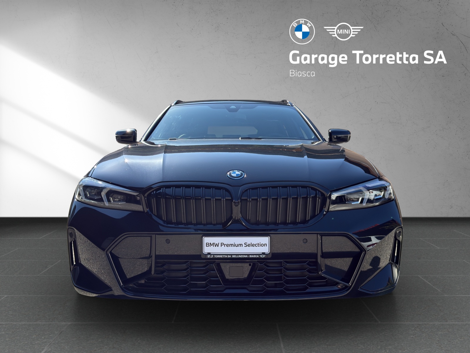 BMW 330e x DriveTouring Steptronic M Sport Pro-image-7
