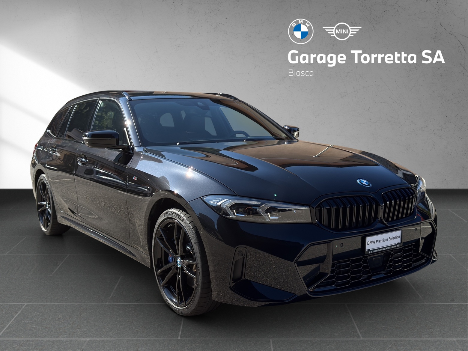 BMW 330e x DriveTouring Steptronic M Sport Pro-image-6