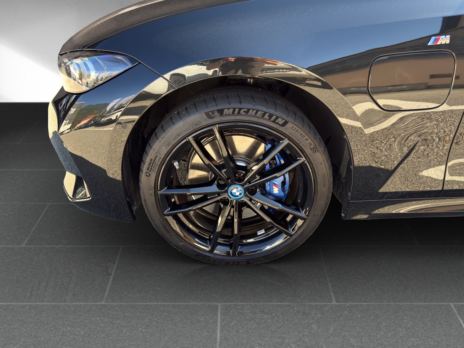 BMW 330e x DriveTouring Steptronic M Sport Pro-image-8