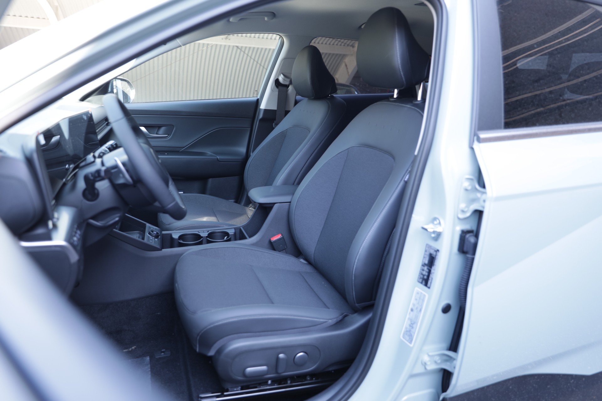 HYUNDAI Kona 1.6 GDi HEV Amplia DCT-image-6