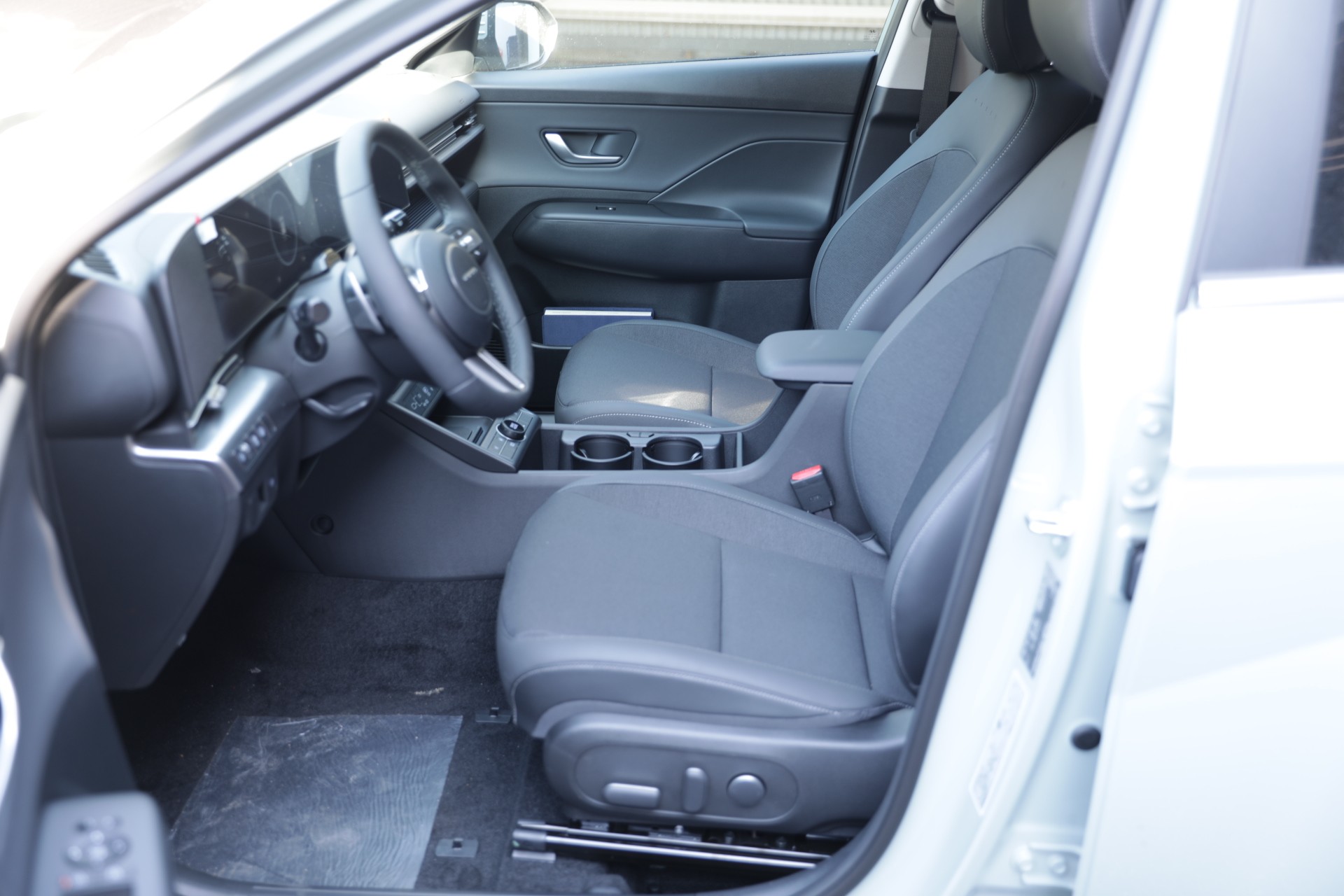 HYUNDAI Kona 1.6 GDi HEV Amplia DCT-image-7