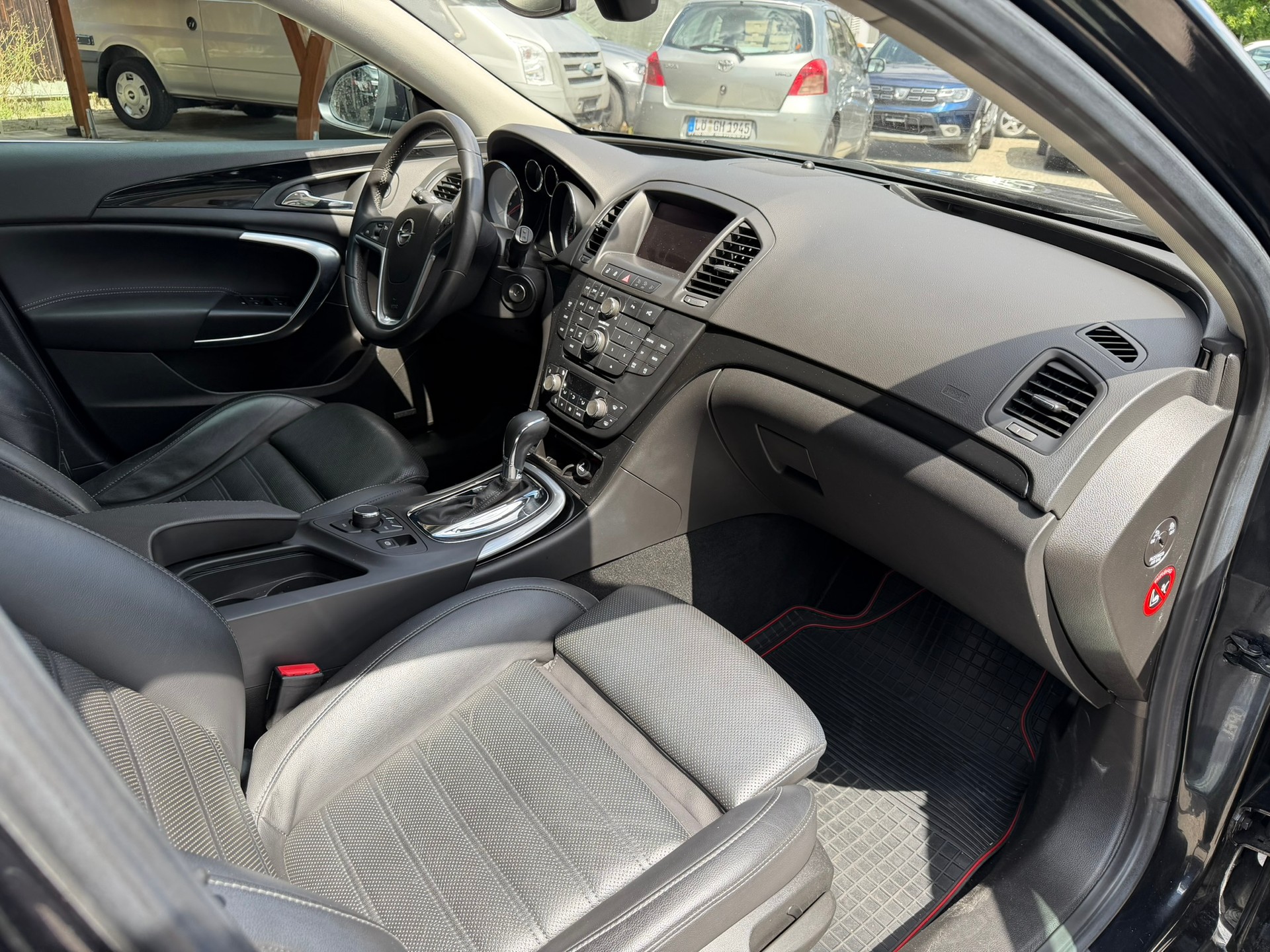 OPEL Insignia ST 2.0 Turbo Cosmo 4WD Aut.-image-9