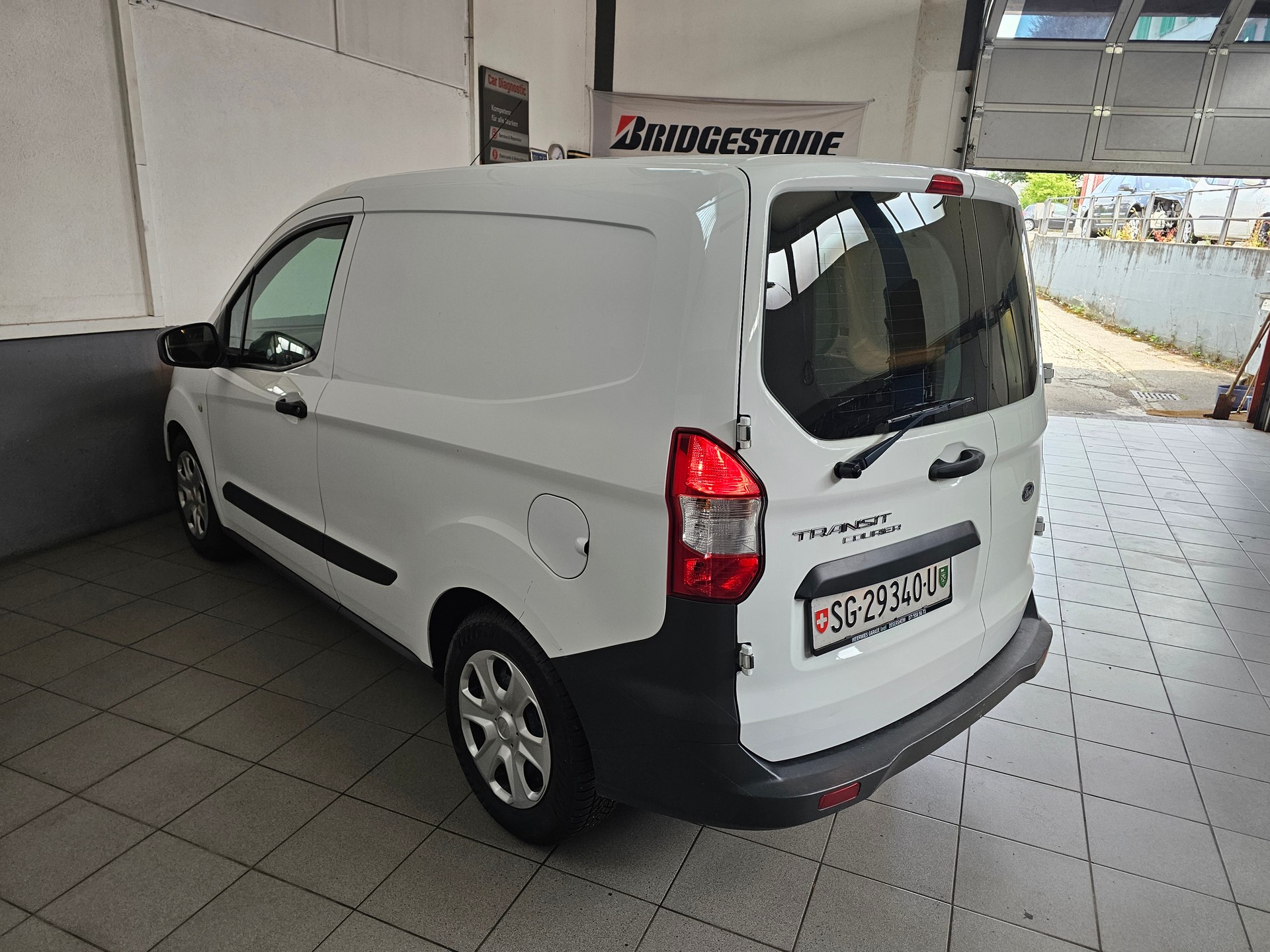 FORD Transit Courier Van 1.0 EcoBoost Basis-image-4