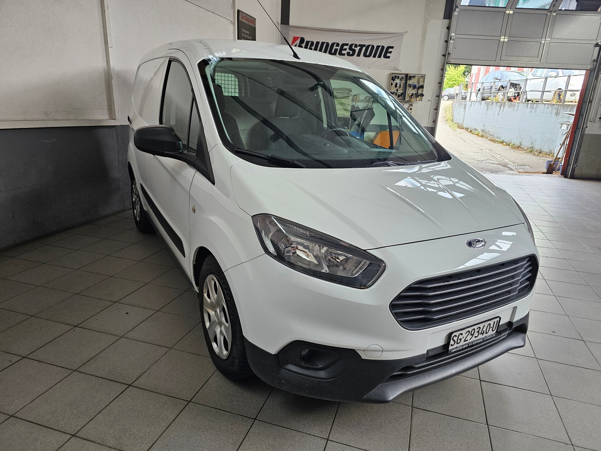 FORD Transit Courier Van 1.0 EcoBoost Basis-image-0
