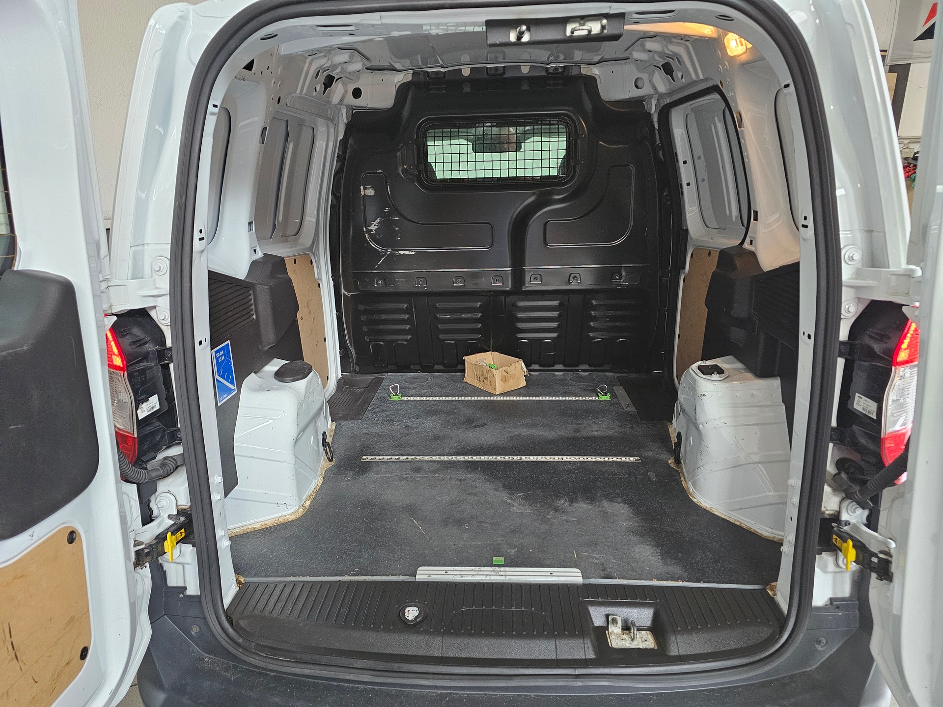 FORD Transit Courier Van 1.0 EcoBoost Basis-image-6