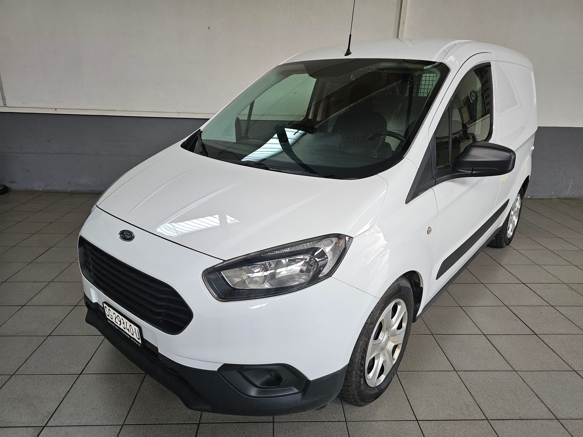 FORD Transit Courier Van 1.0 EcoBoost Basis-image-1
